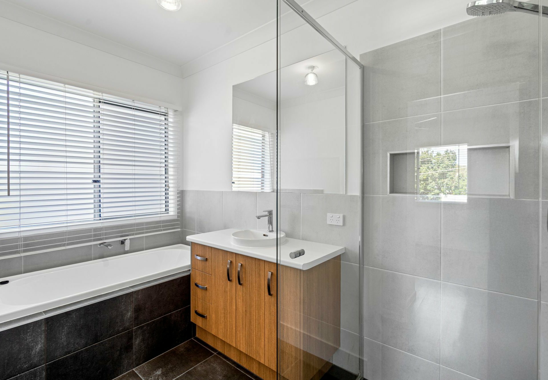 30A Sunshine Avenue, TARRAGINDI