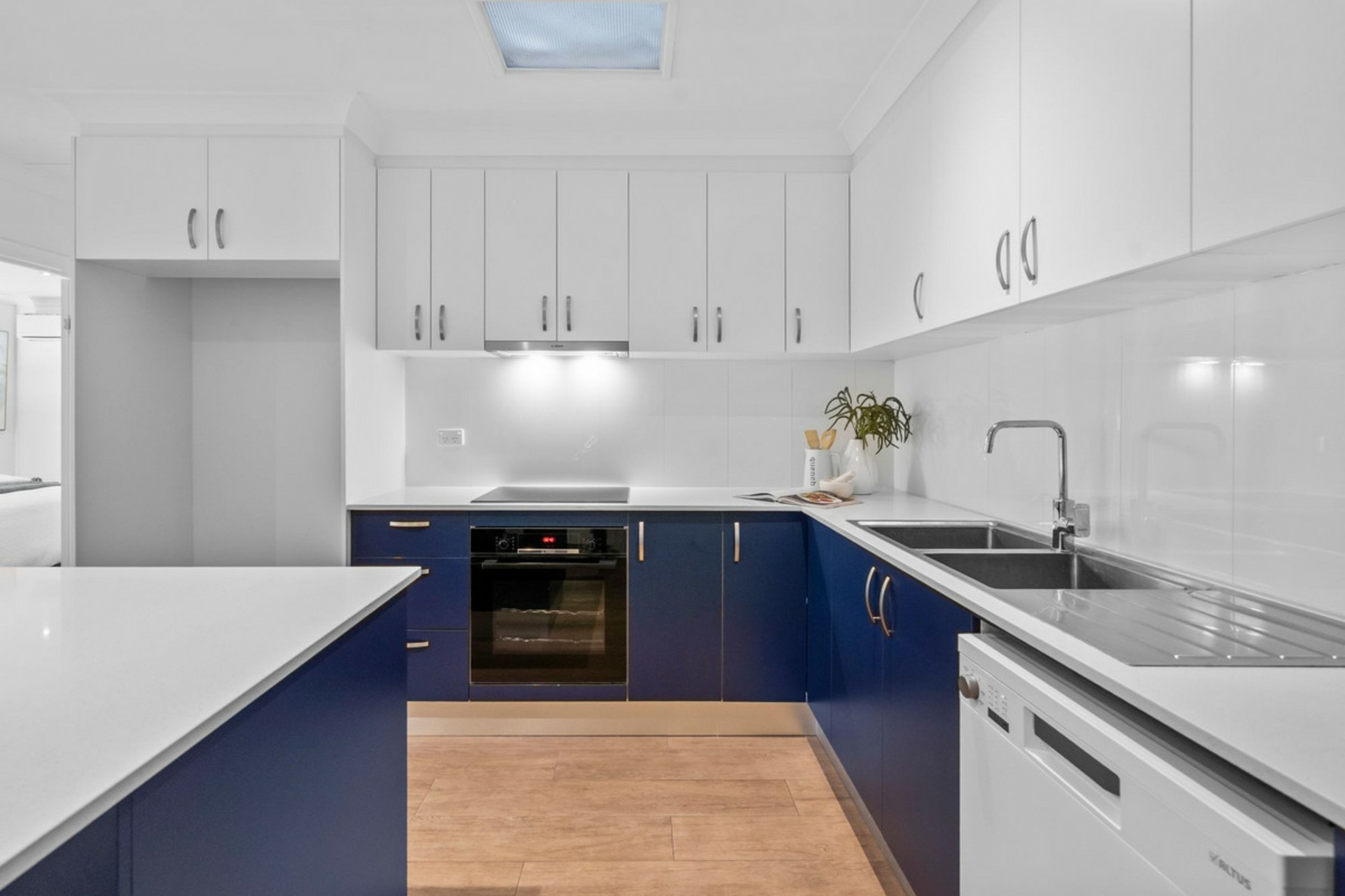 2/15 Park Road, YERONGA