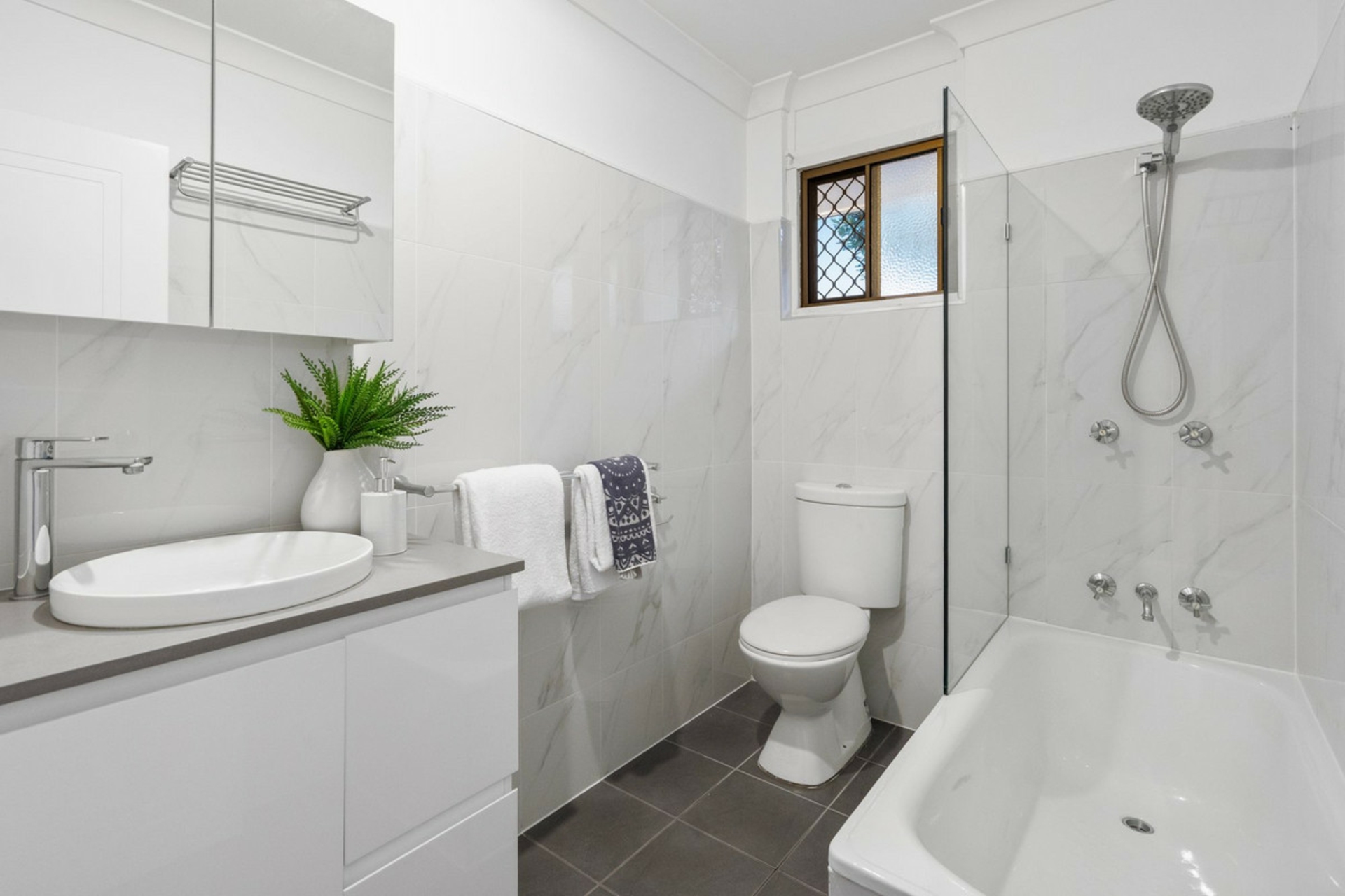 2/15 Park Road, YERONGA
