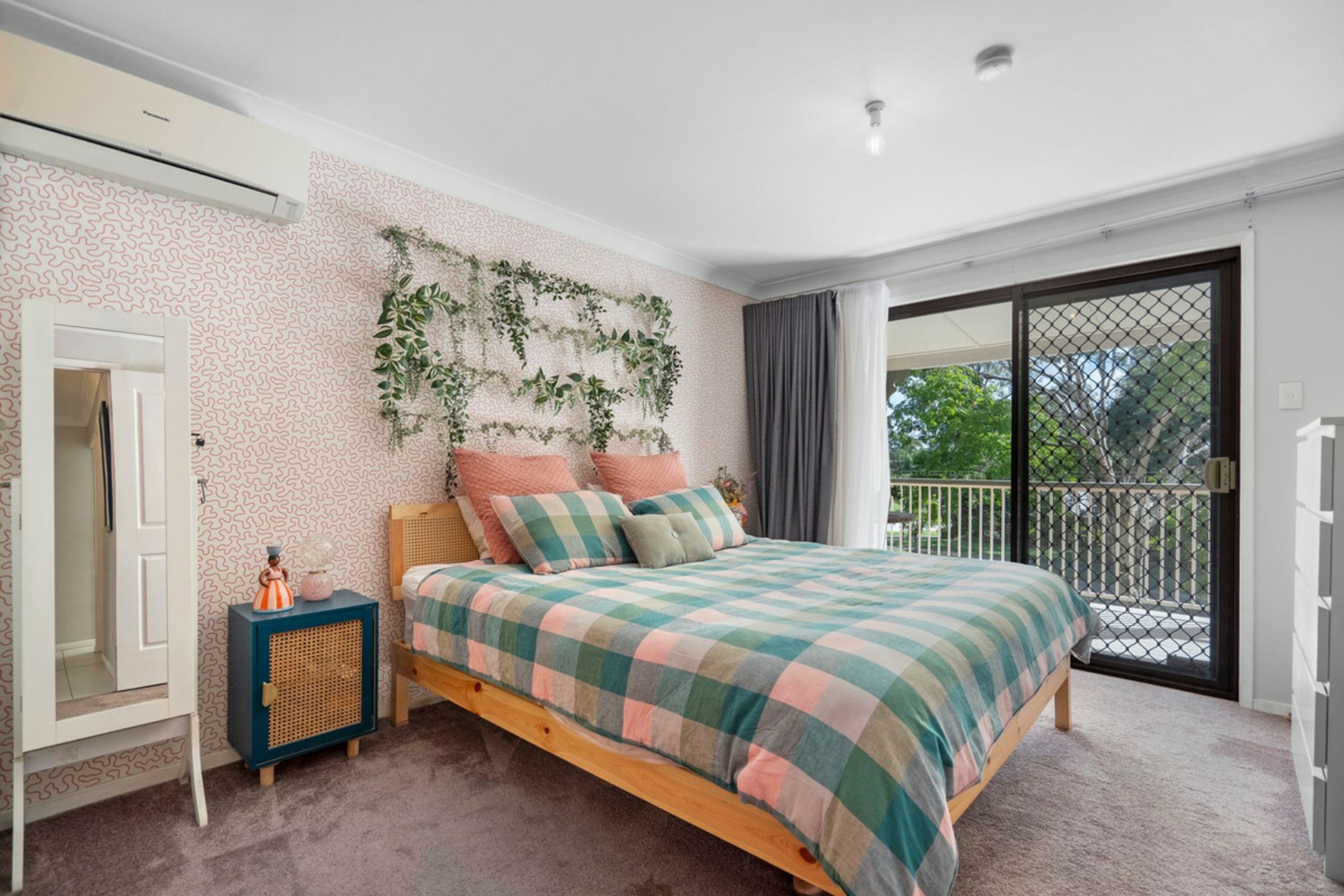 9 Min Min Court, DURACK