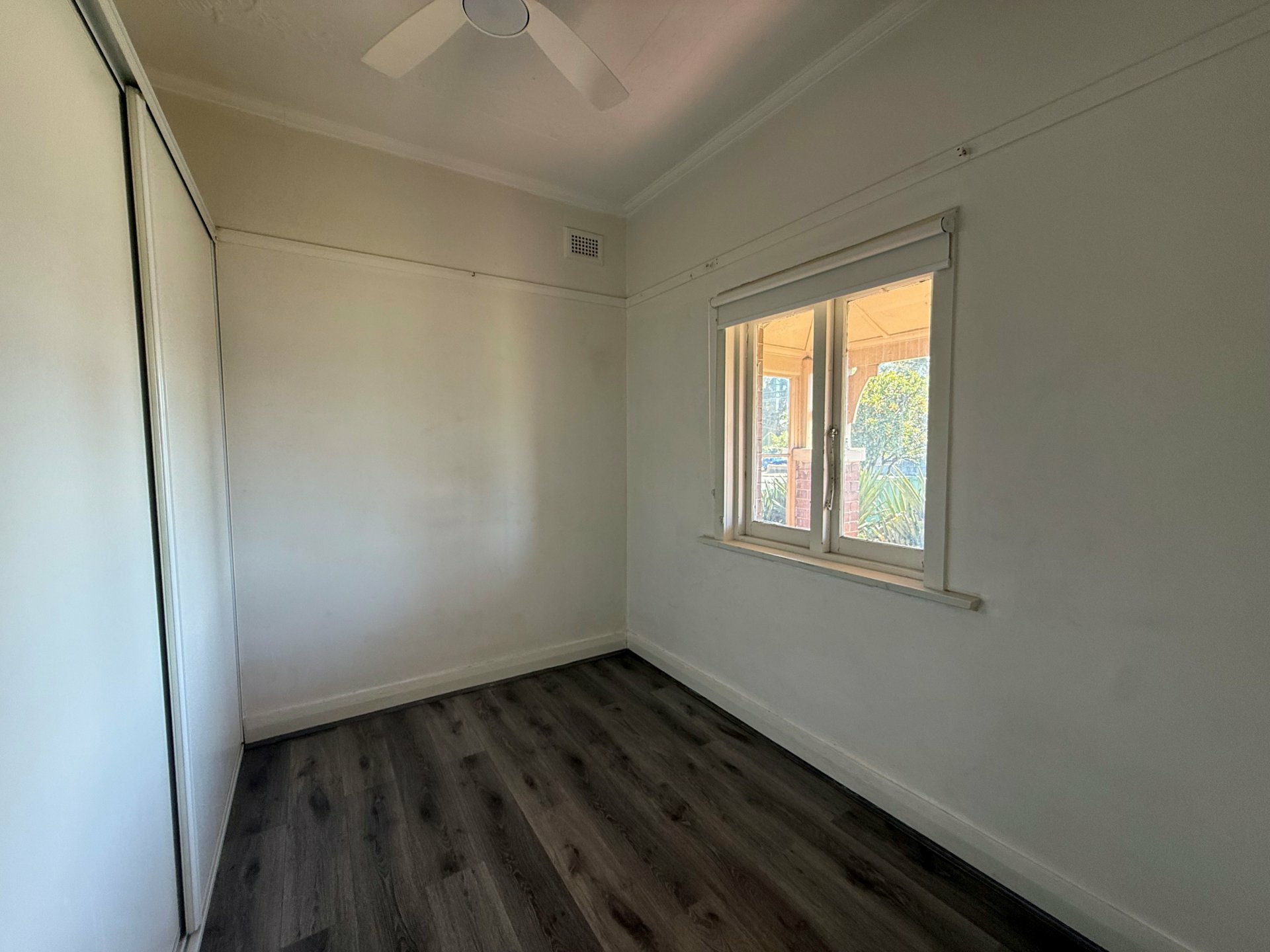 212 Canterbury Road — photo 3 of 10