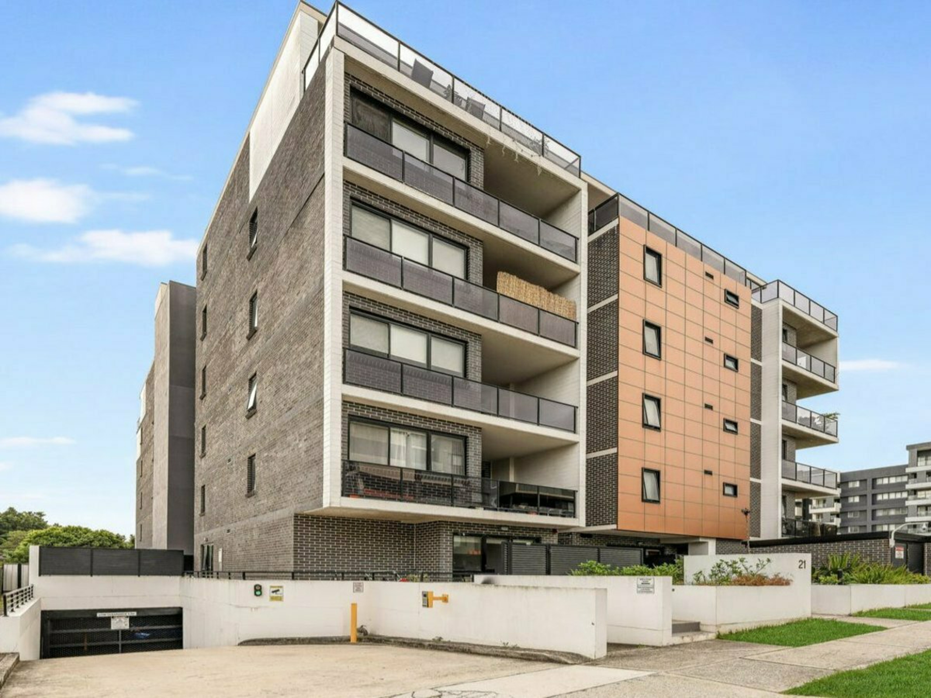502/21-25 Leonard Street — photo from LJ Hooker Bankstown