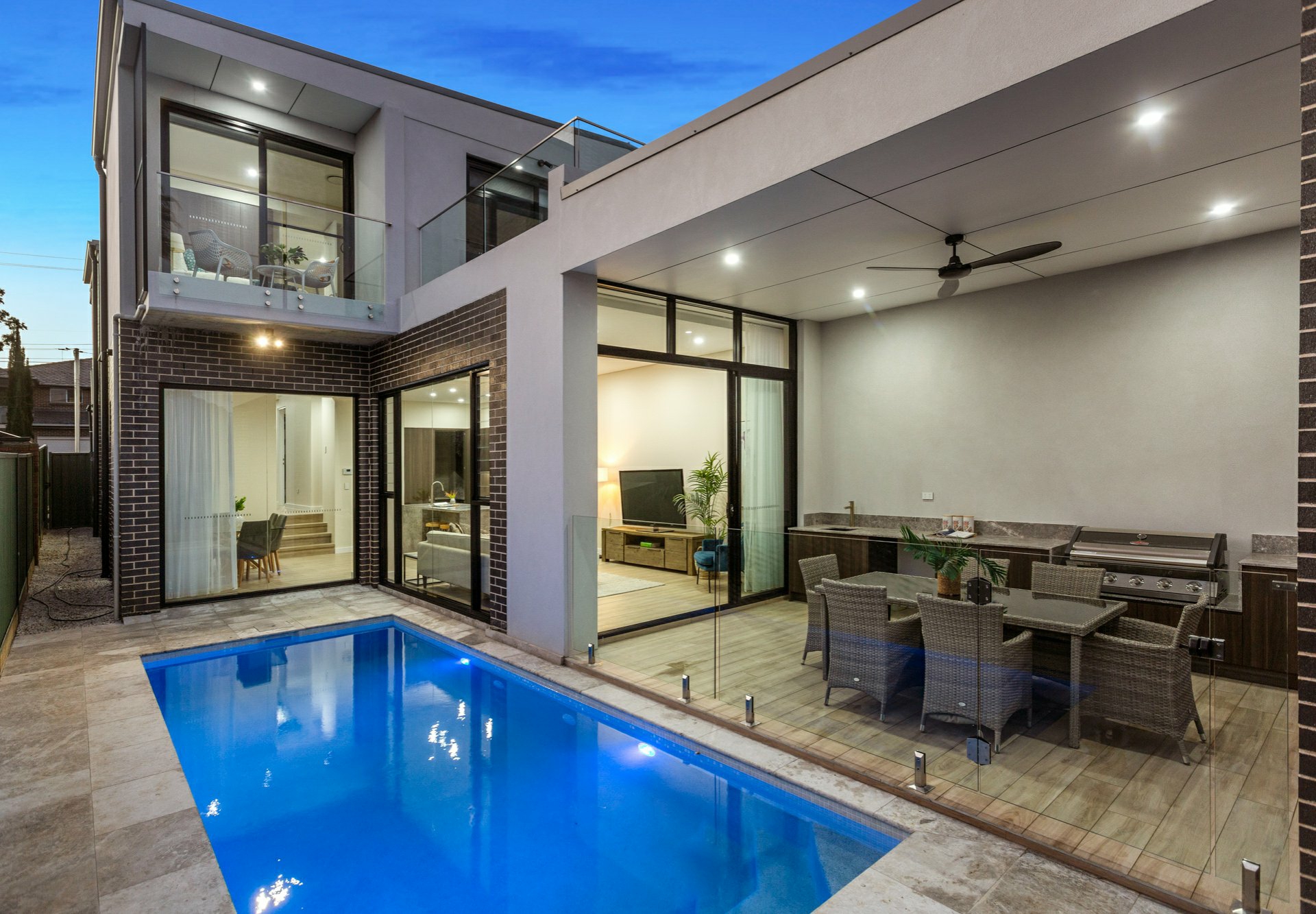 6 Riverside Avenue Picnic Point NSW