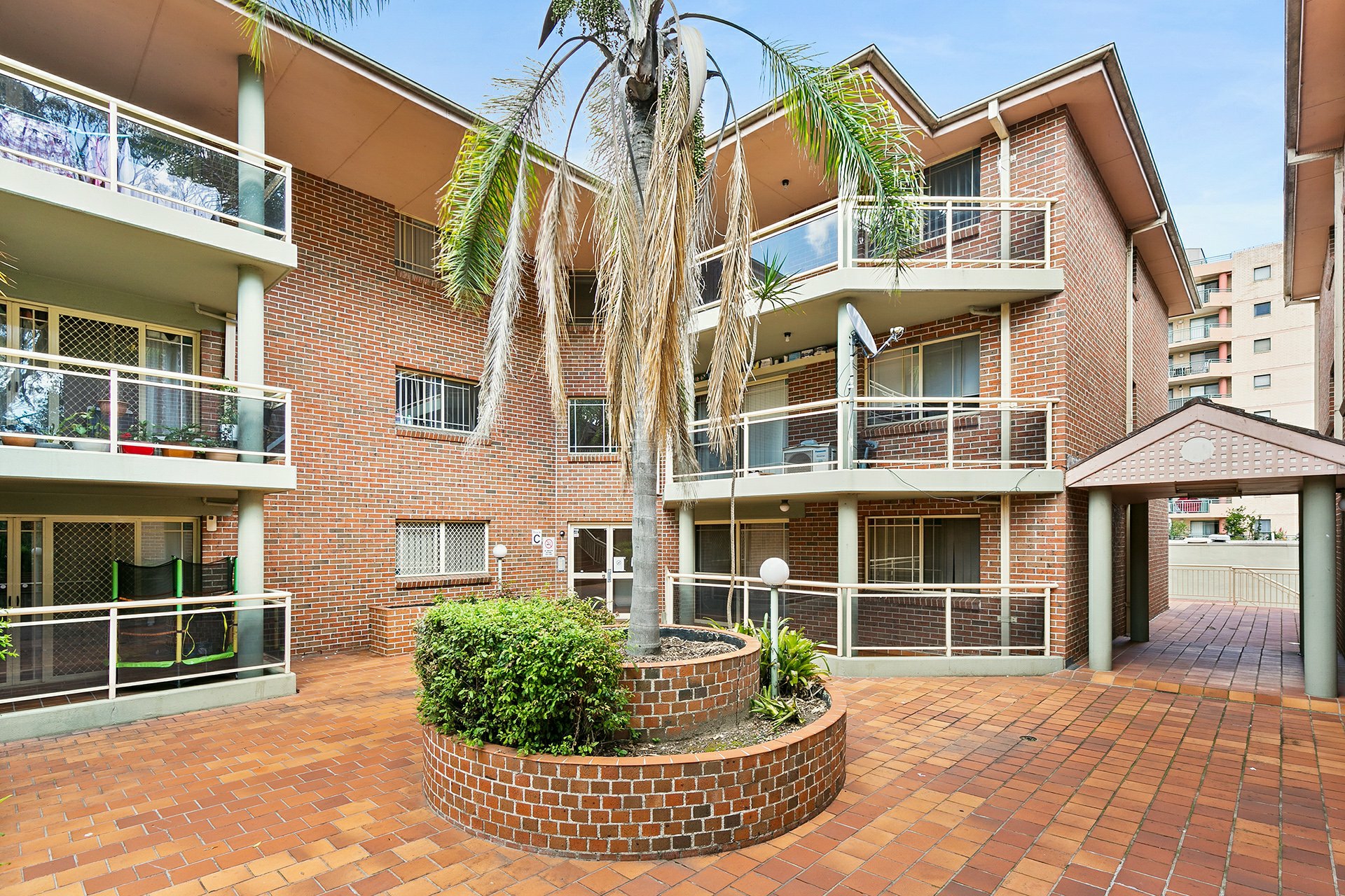 27/6-10 Sir Joseph Banks Street, BANKSTOWN