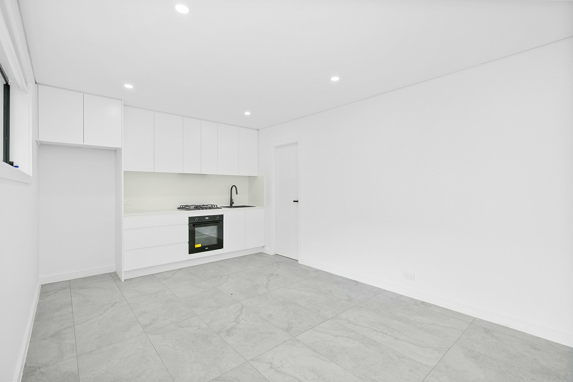 1/26A Collins Crescent, YAGOONA