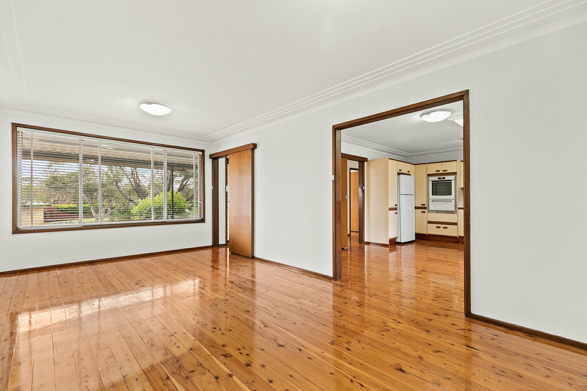 6 Cumberland Avenue, GEORGES HALL