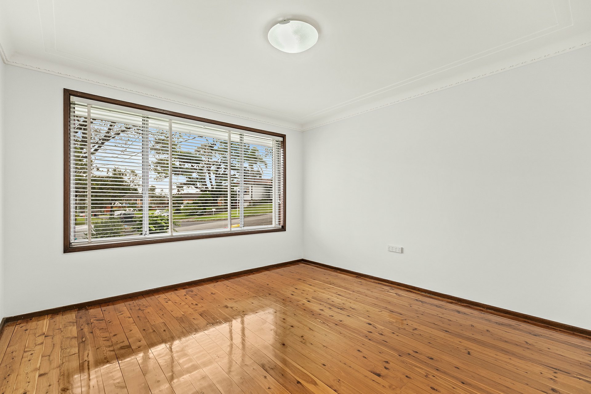 6 Cumberland Avenue, GEORGES HALL
