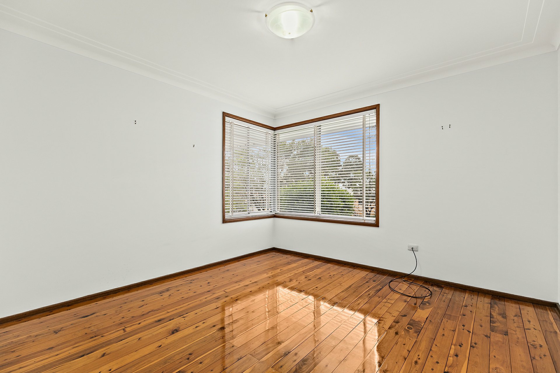 6 Cumberland Avenue, GEORGES HALL
