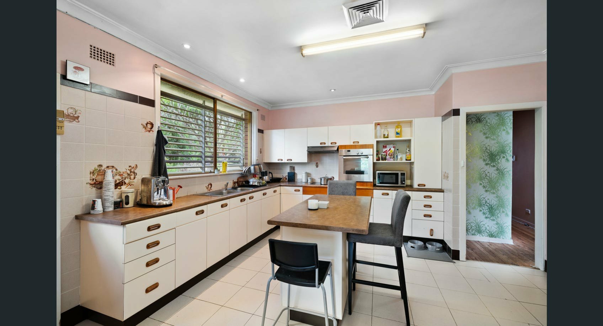 756 Henry Lawson Drive, PICNIC POINT