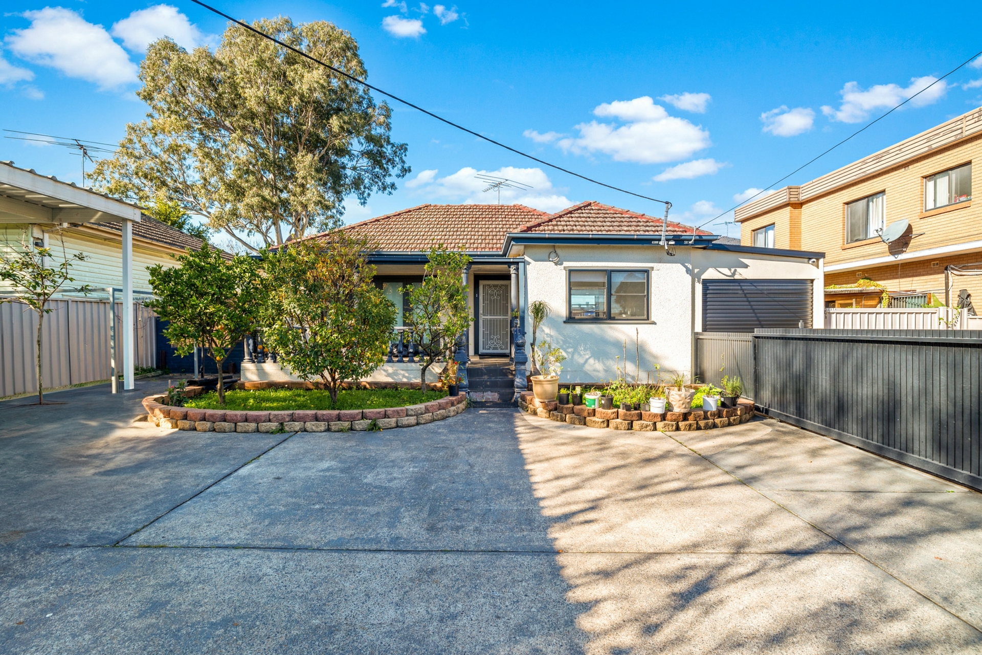 251 Henry Lawson Drive, Georges Hall