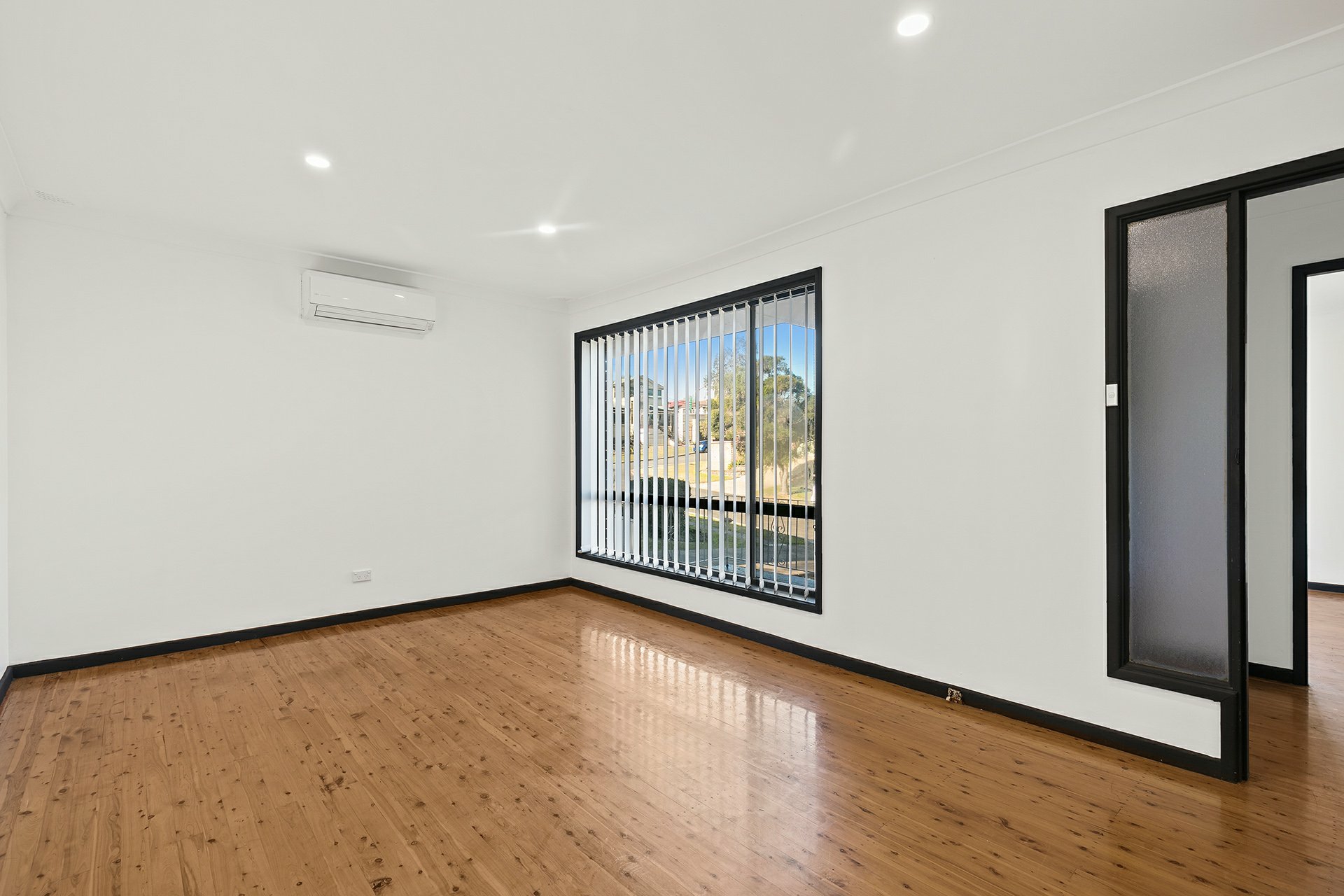 62 Caroline Crescent, GEORGES HALL