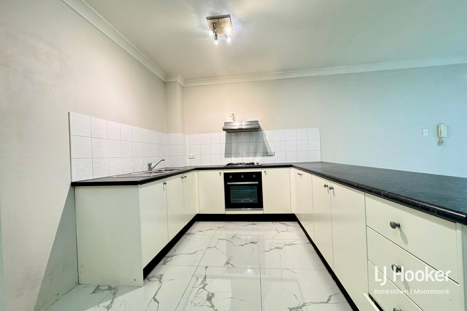 3/8-10 Melanie Street, BANKSTOWN