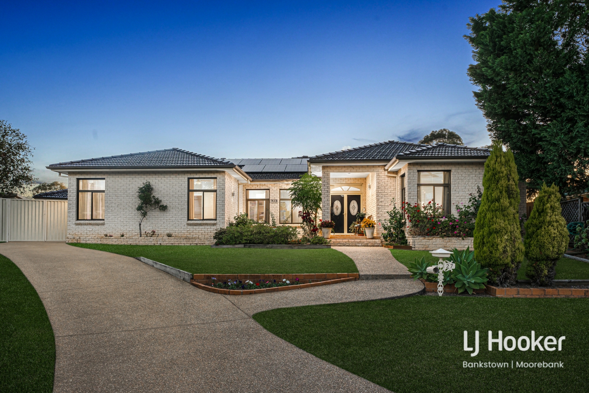 27 Ancura Court, WATTLE GROVE