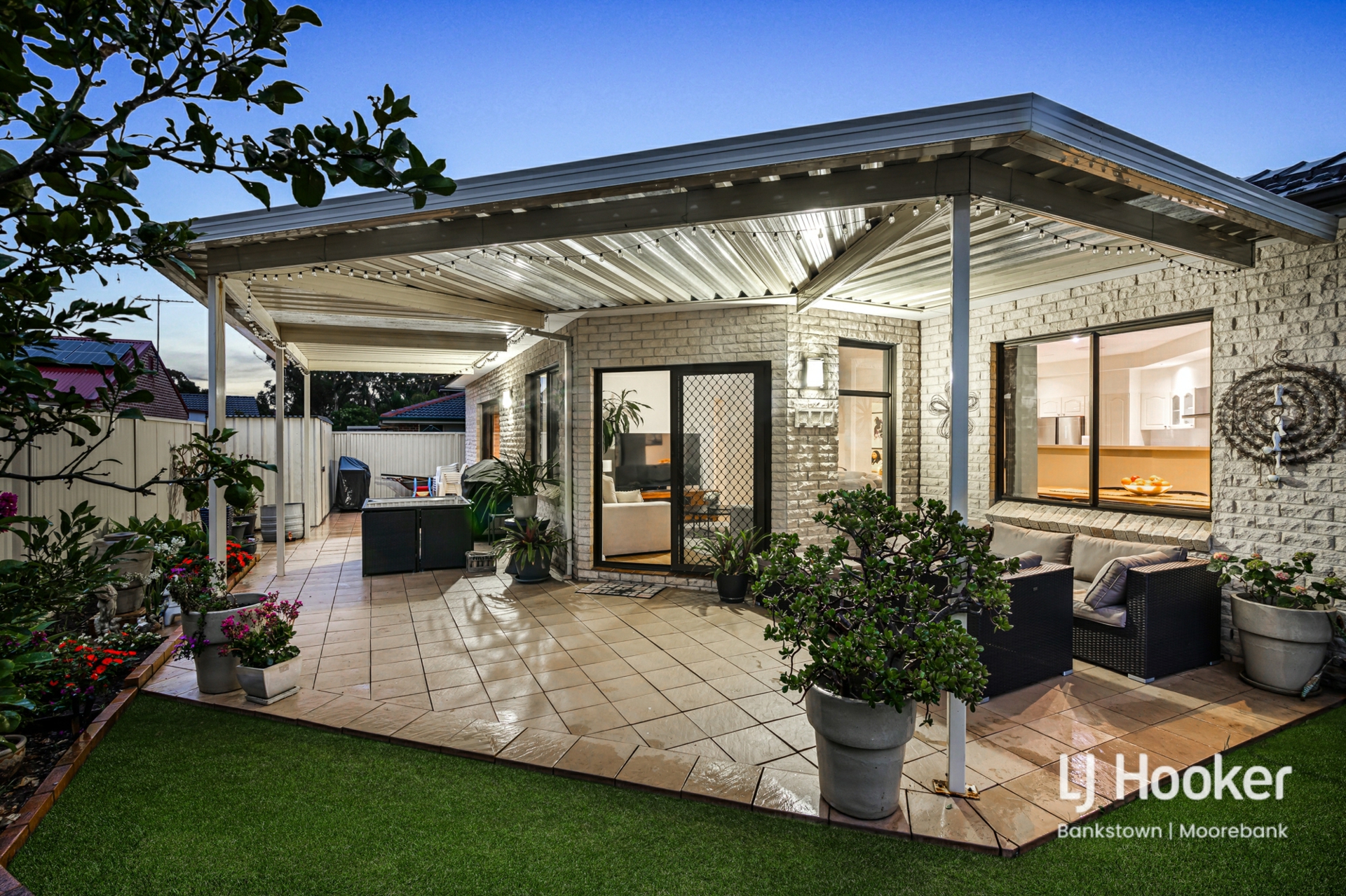 27 Ancura Court, WATTLE GROVE