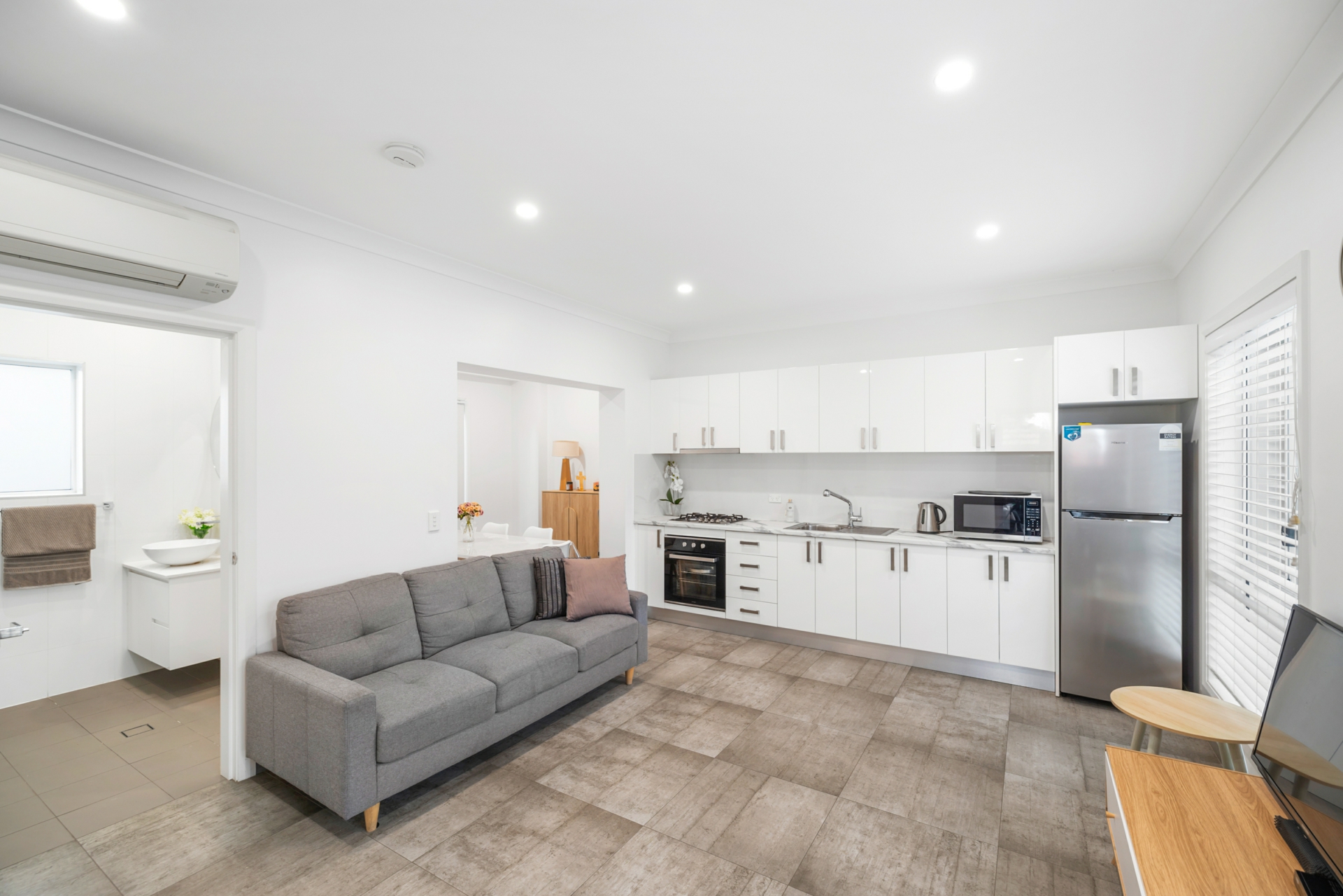 6 The Avenue, HURLSTONE PARK