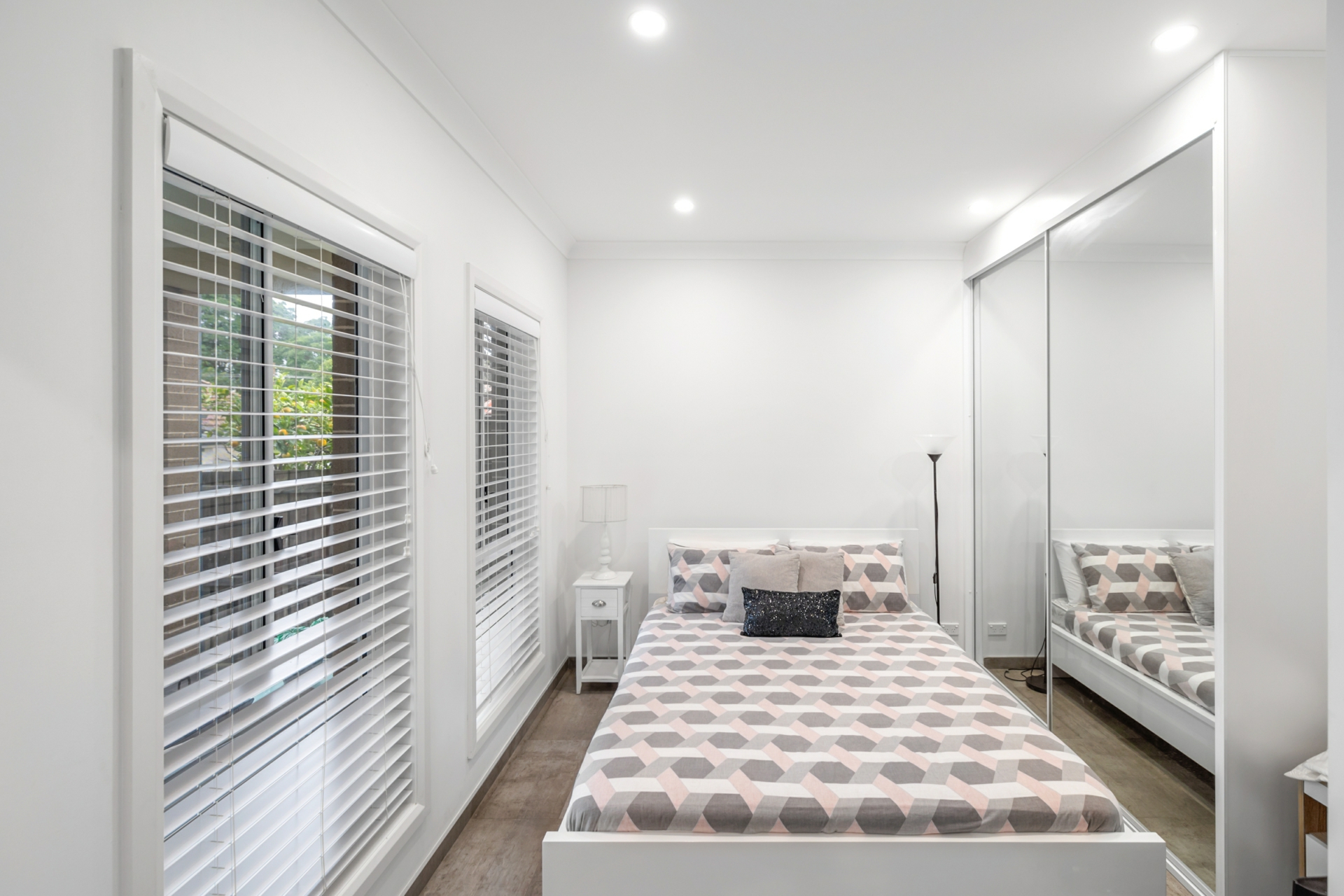 6 The Avenue, HURLSTONE PARK