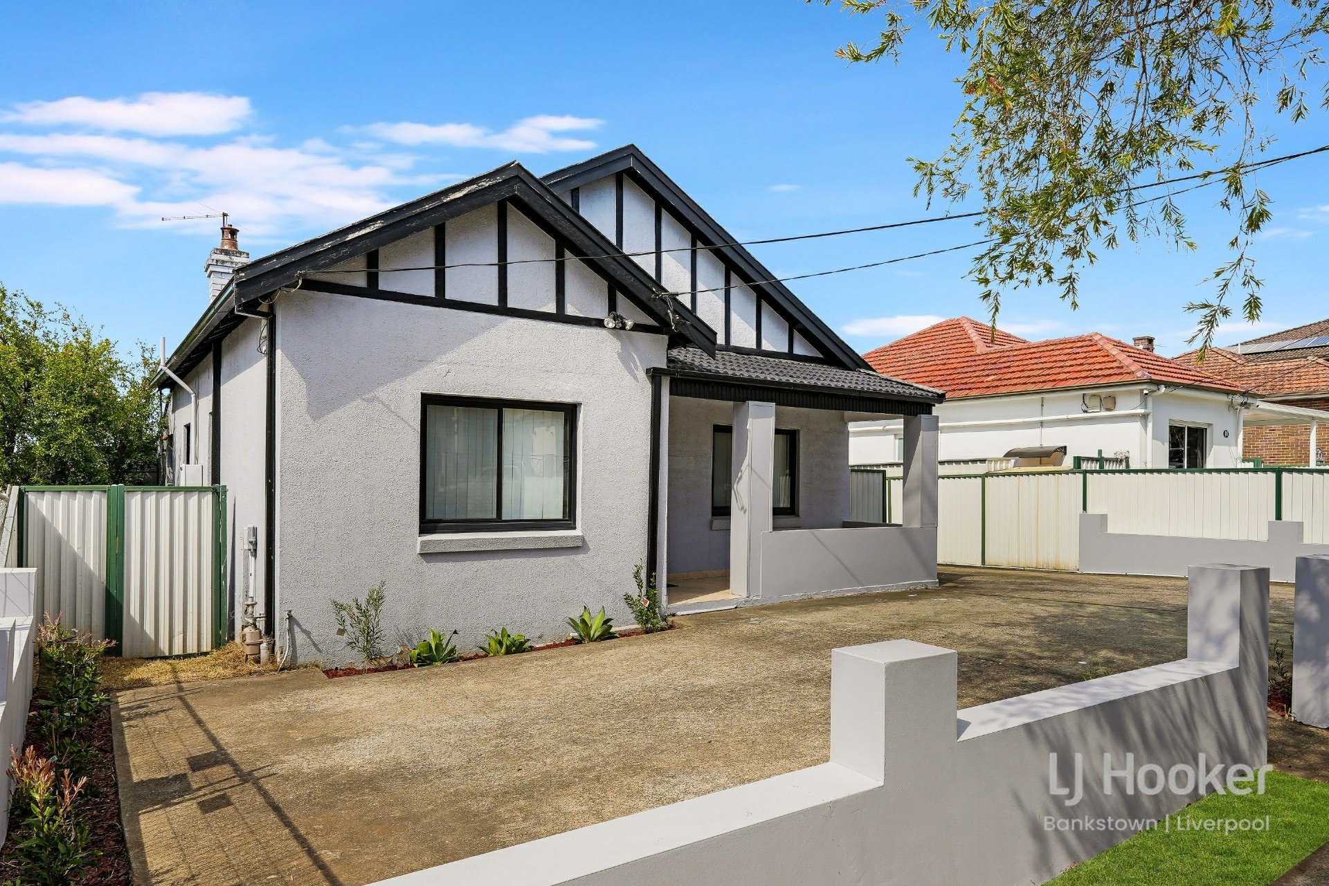83 Acacia Avenue, Punchbowl