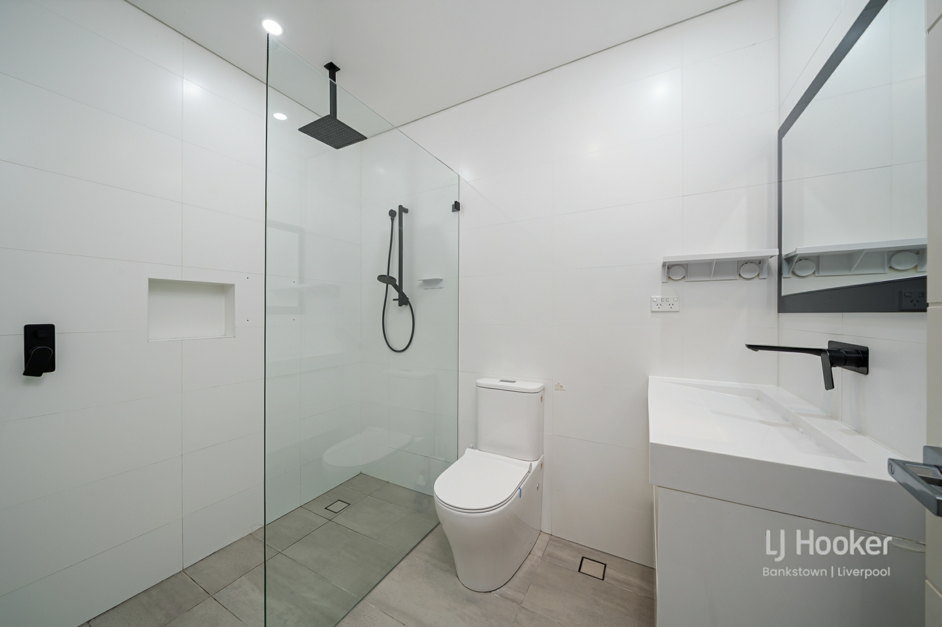 75a Albert Street — photo 8 of 11