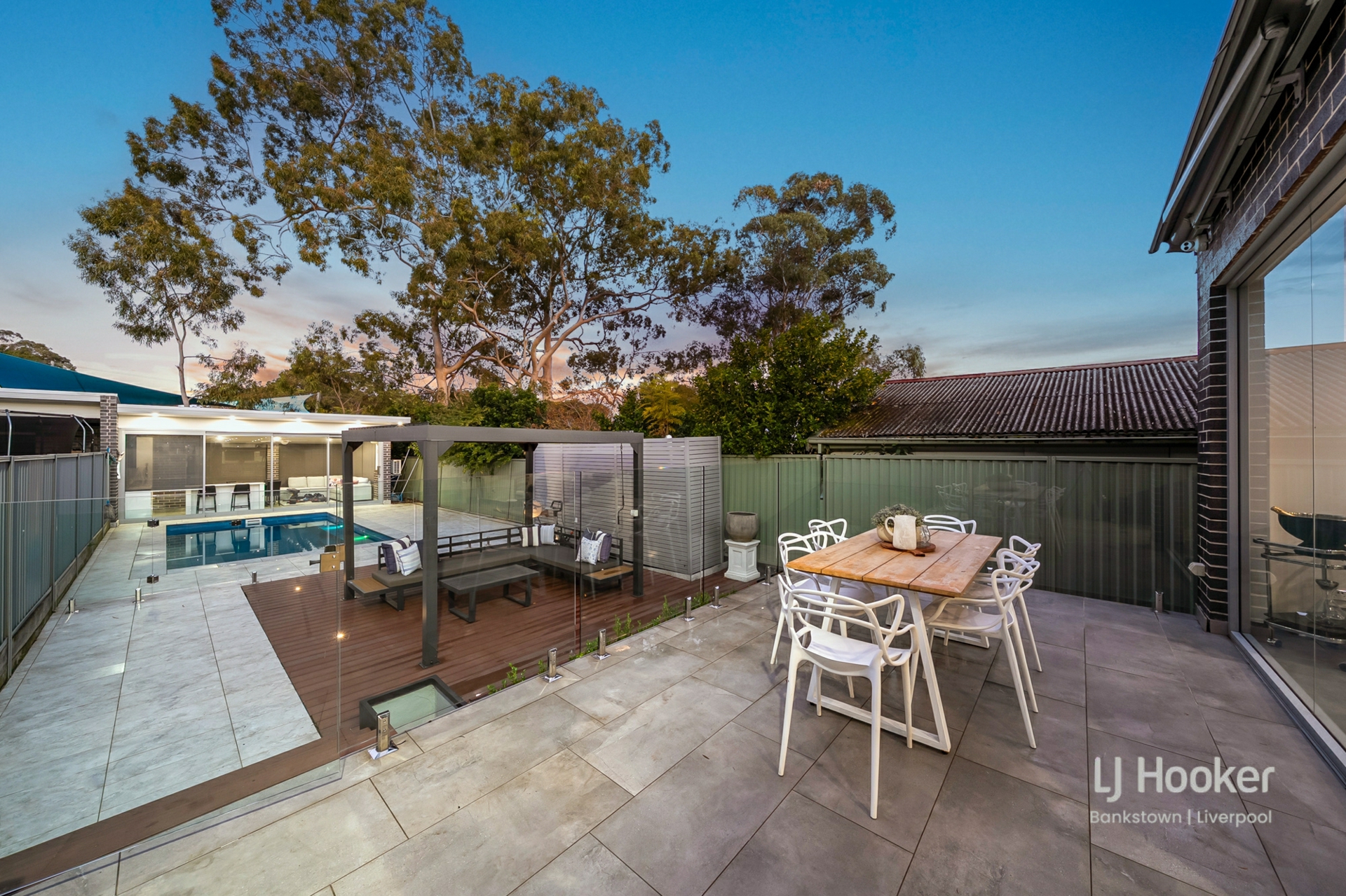 75a Albert Street — photo 10 of 11