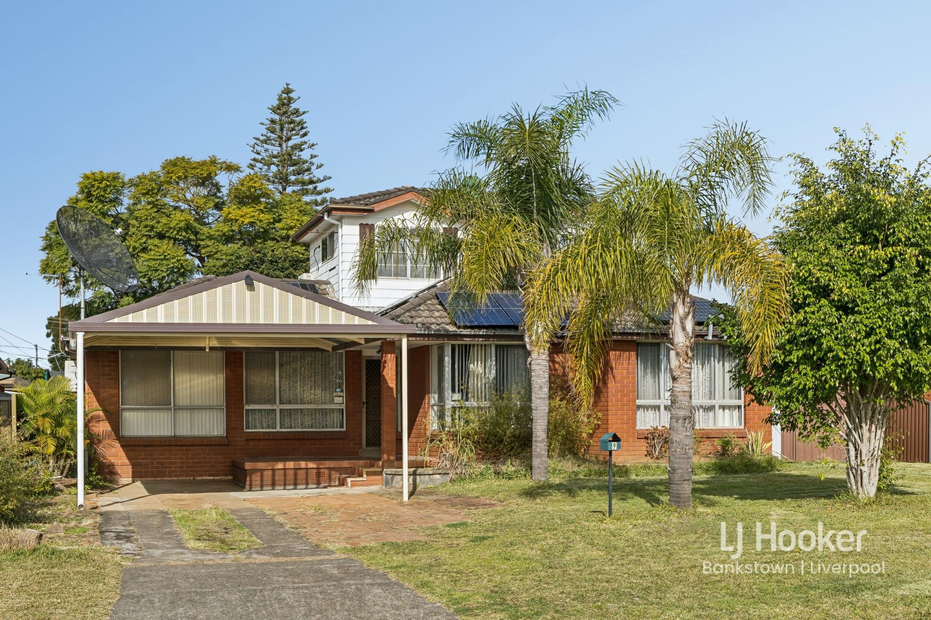 9 Curtis Crescent — photo 2 of 4