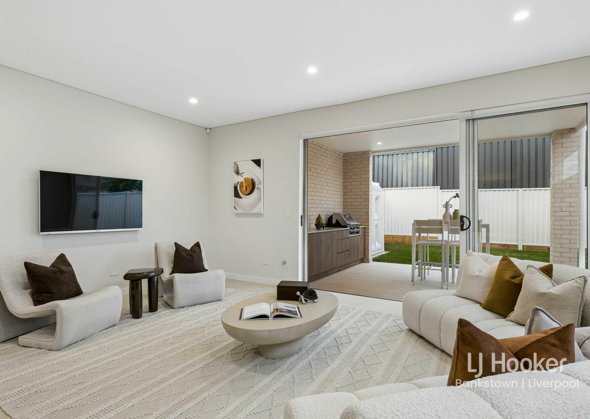 5B Jack O'Sullivan Road — photo 3 of 15
