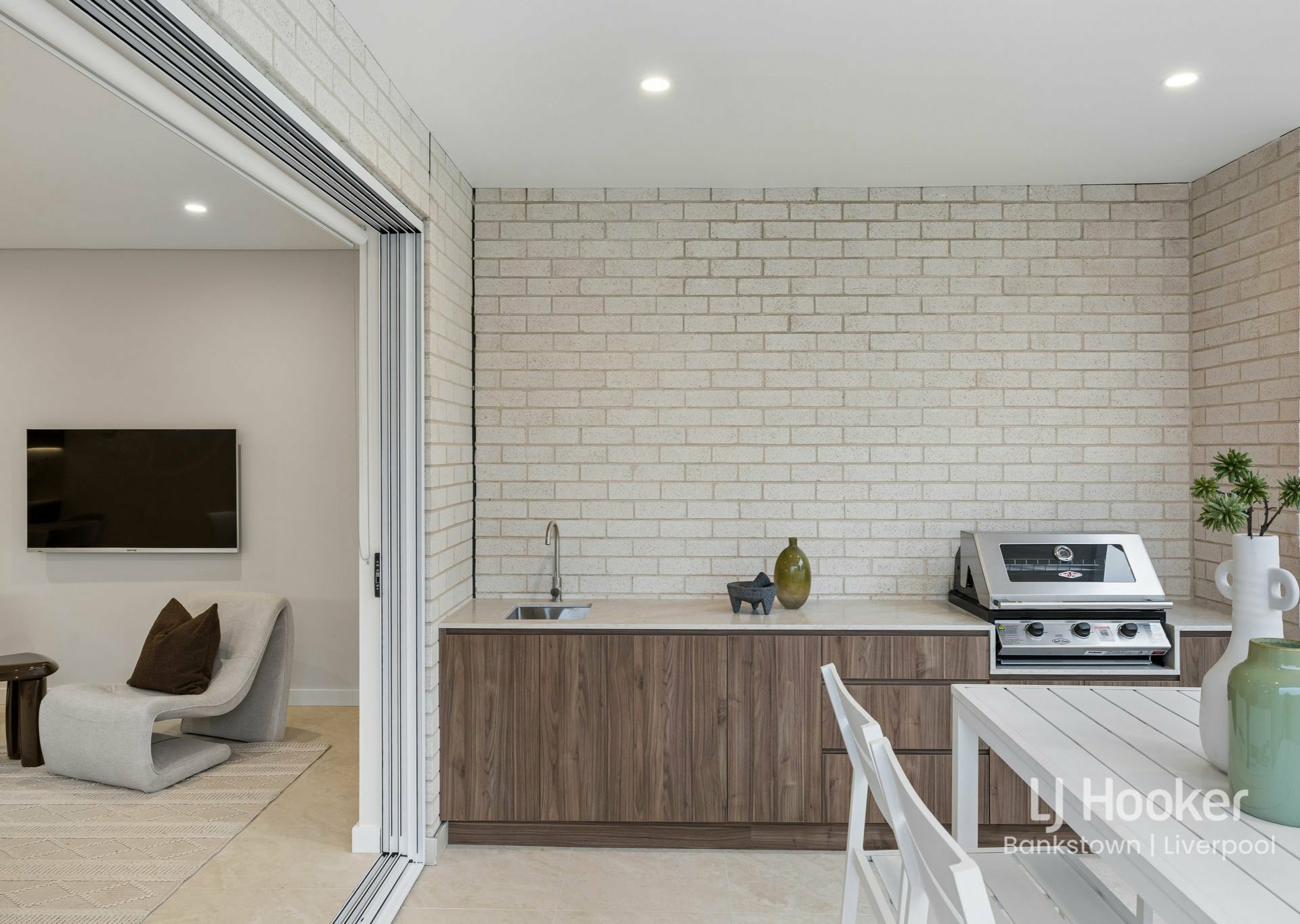 5B Jack O'Sullivan Road — photo 8 of 15