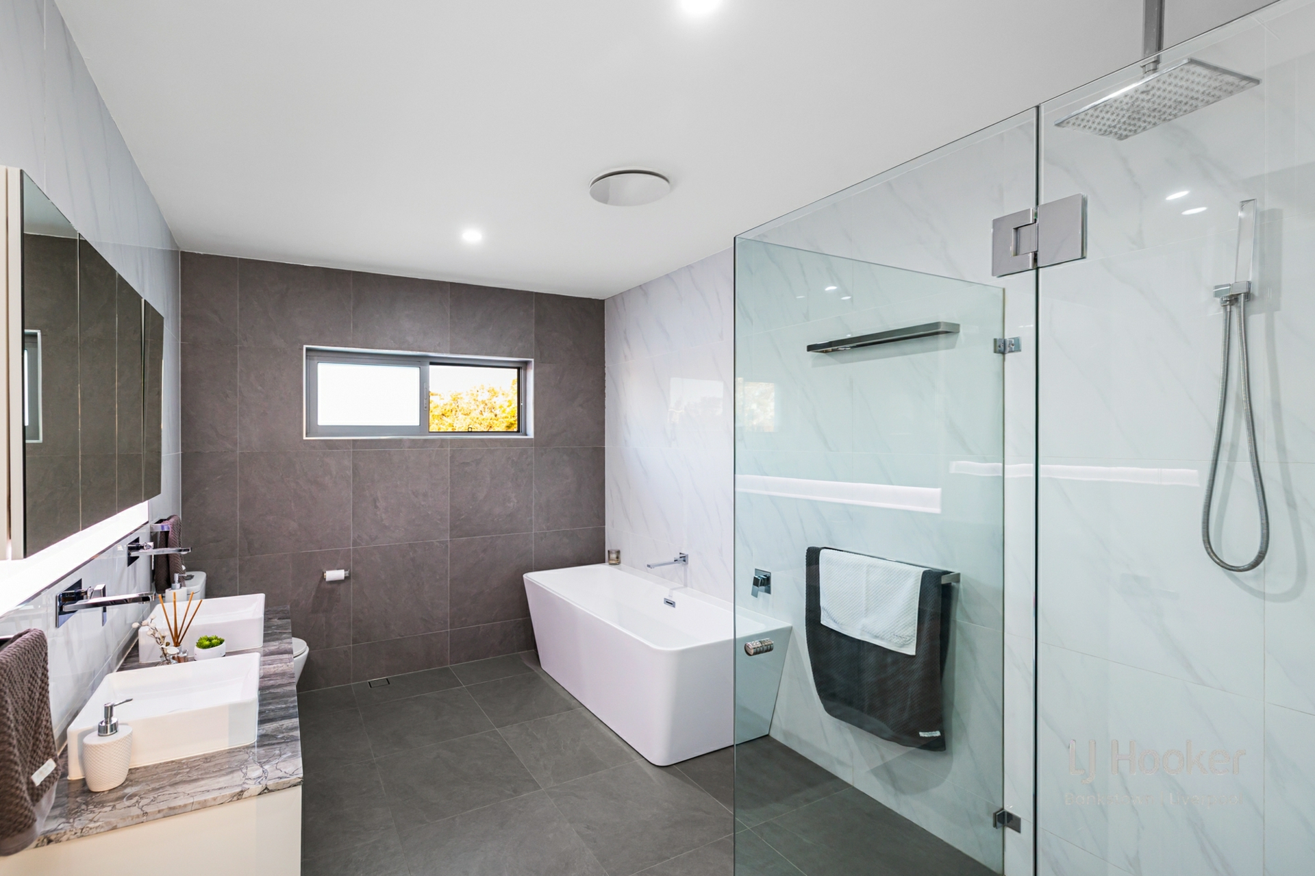 22 Freda Street — photo 9 of 12