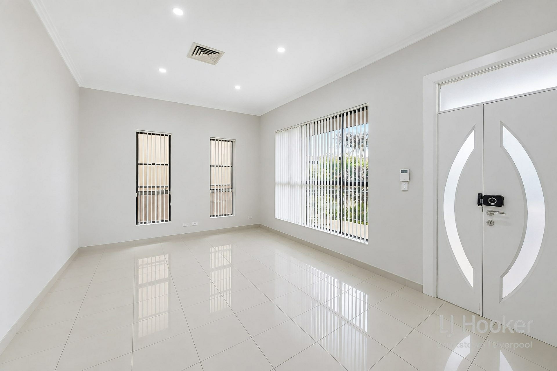 102 Clarke Street — photo 2 of 10