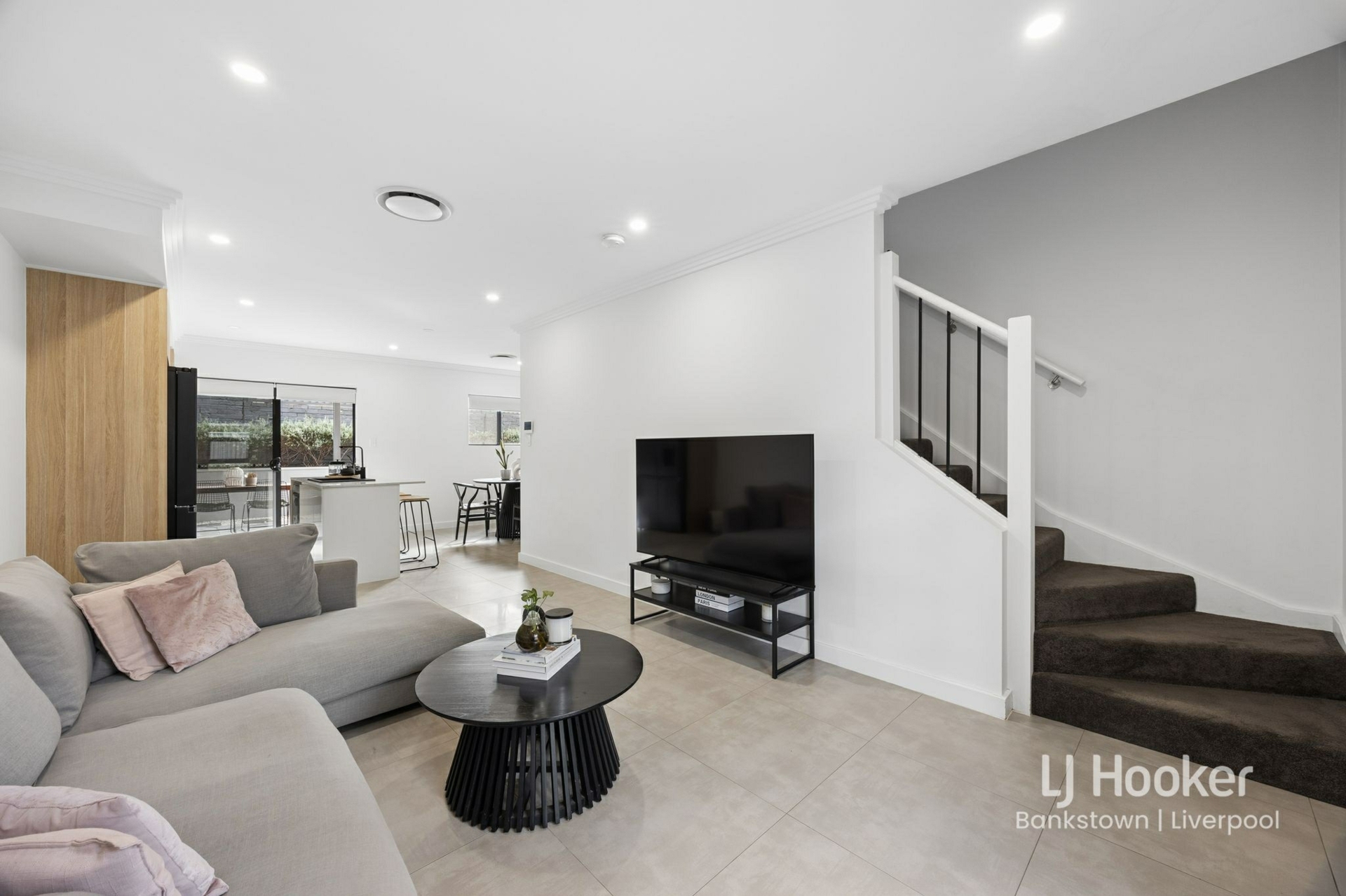 7/9-11 Elouera Crescent — photo 6 of 19