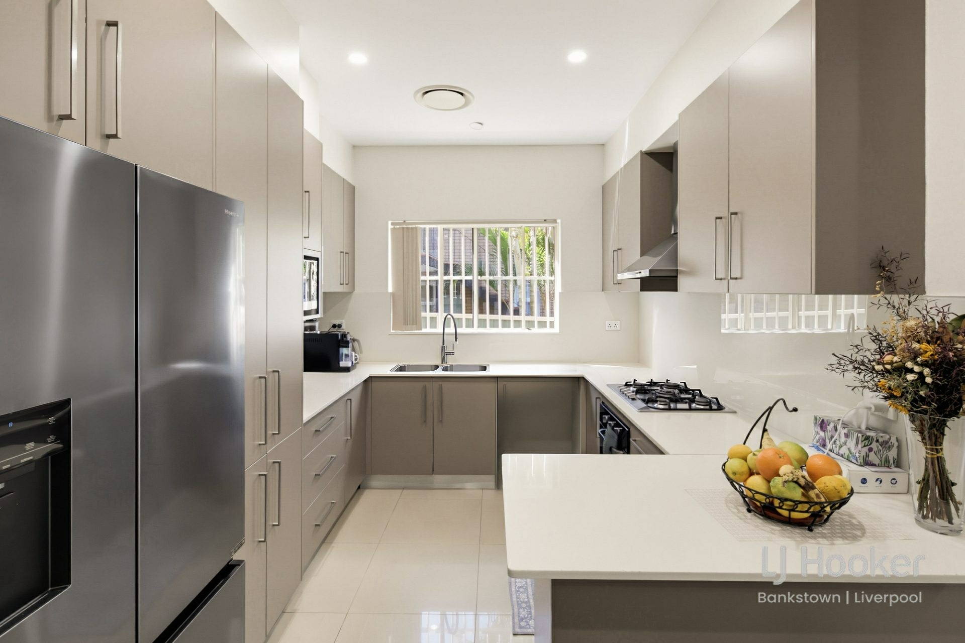 194 Marion Street — photo 3 of 10
