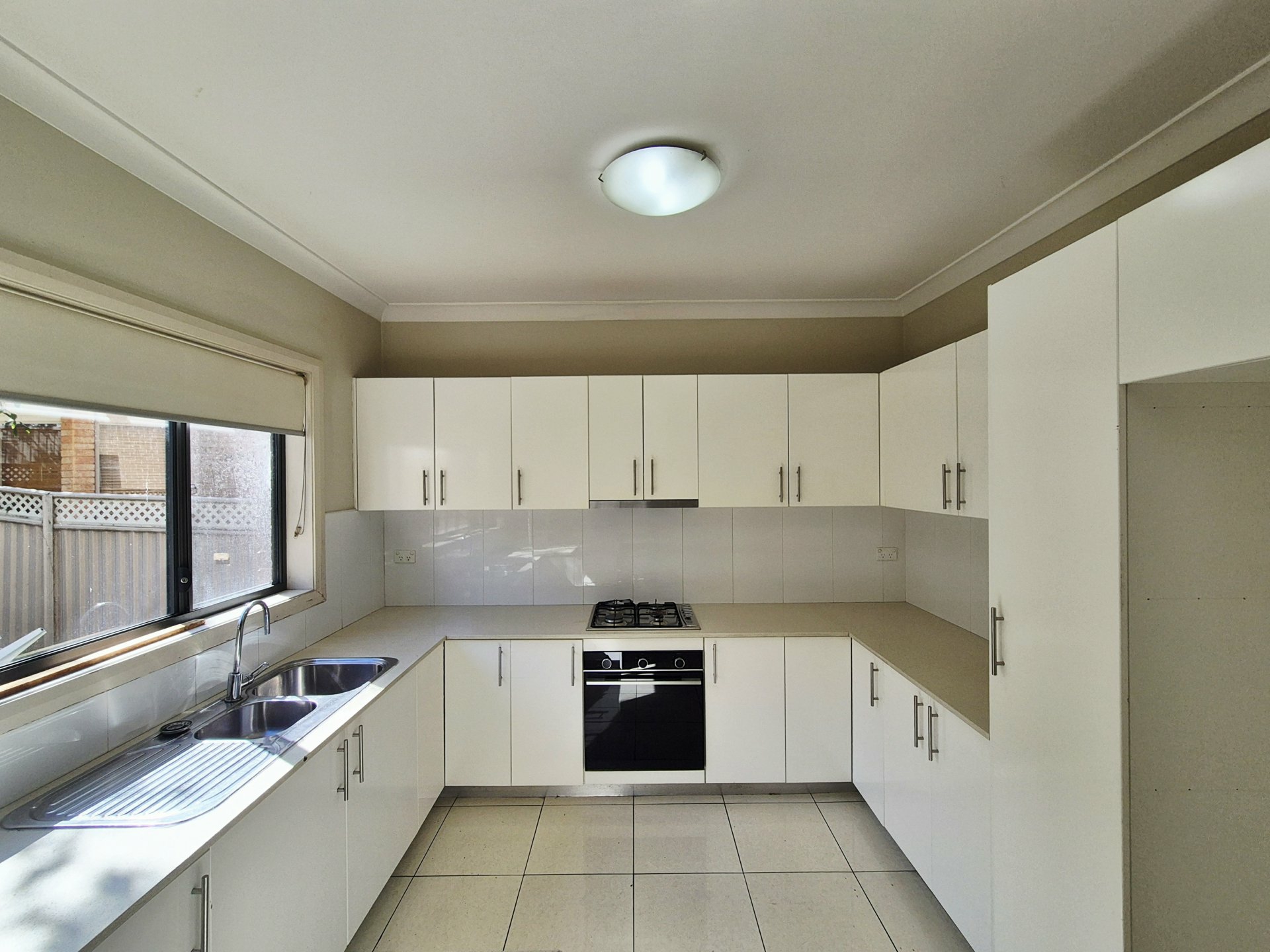 9/45 Dutton Street — photo 2 of 7