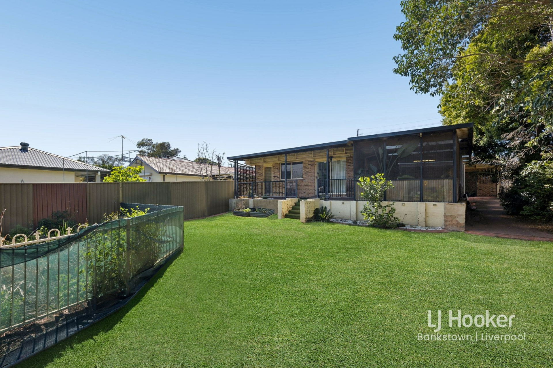 217 Epsom Road — photo 16 of 19