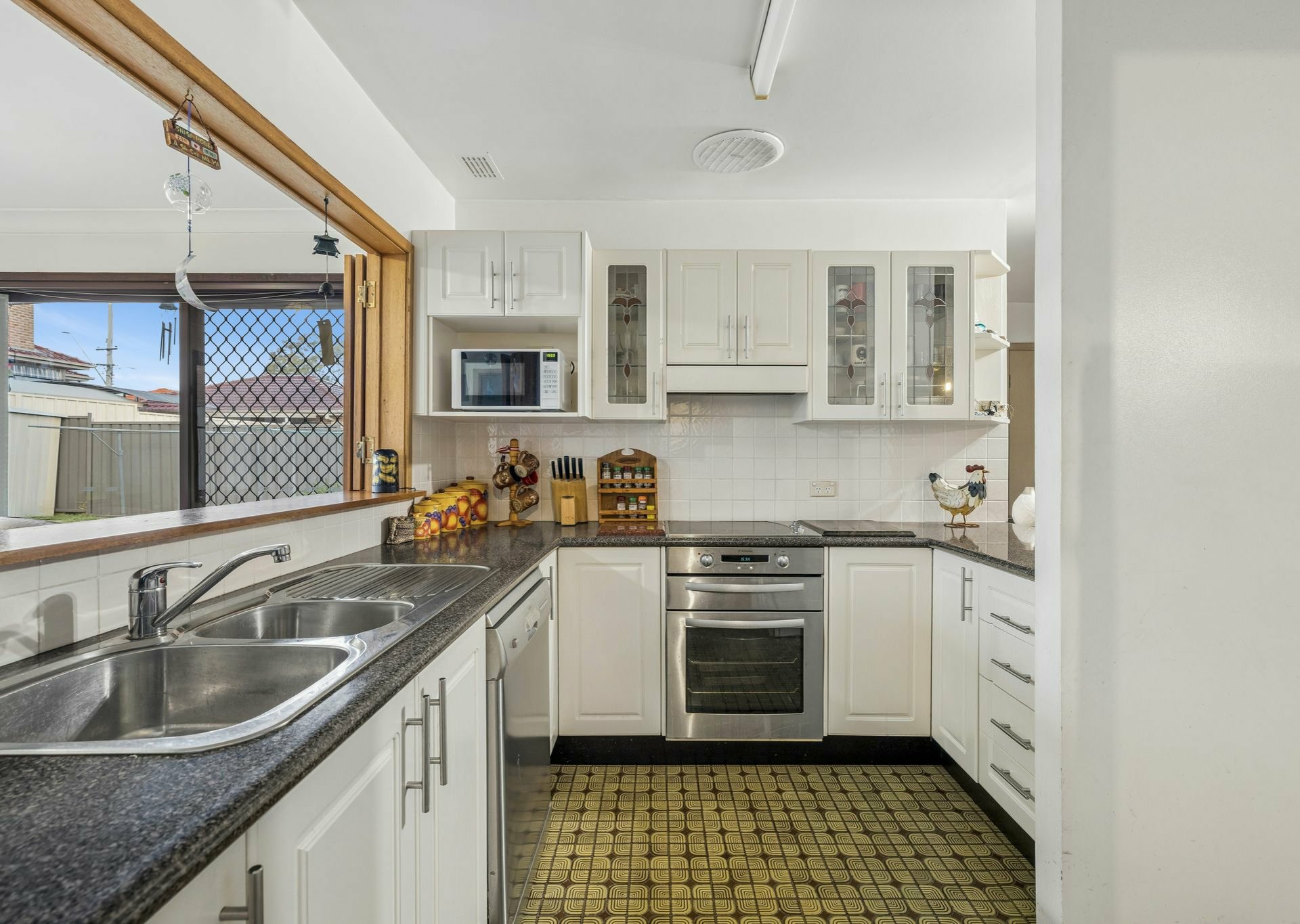 8 Renton Avenue — photo 5 of 14
