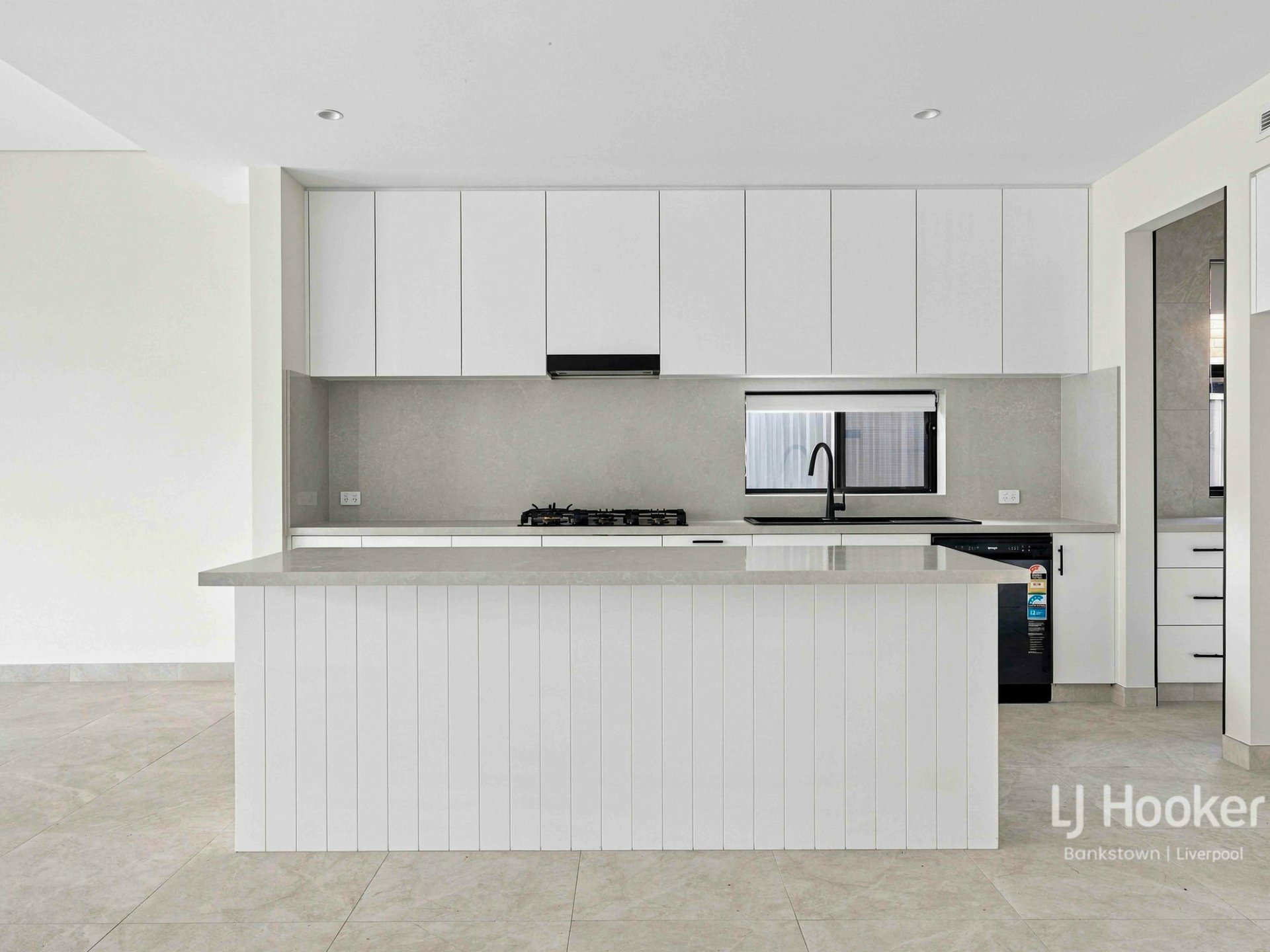 10A Caroline Crescent — photo 5 of 13