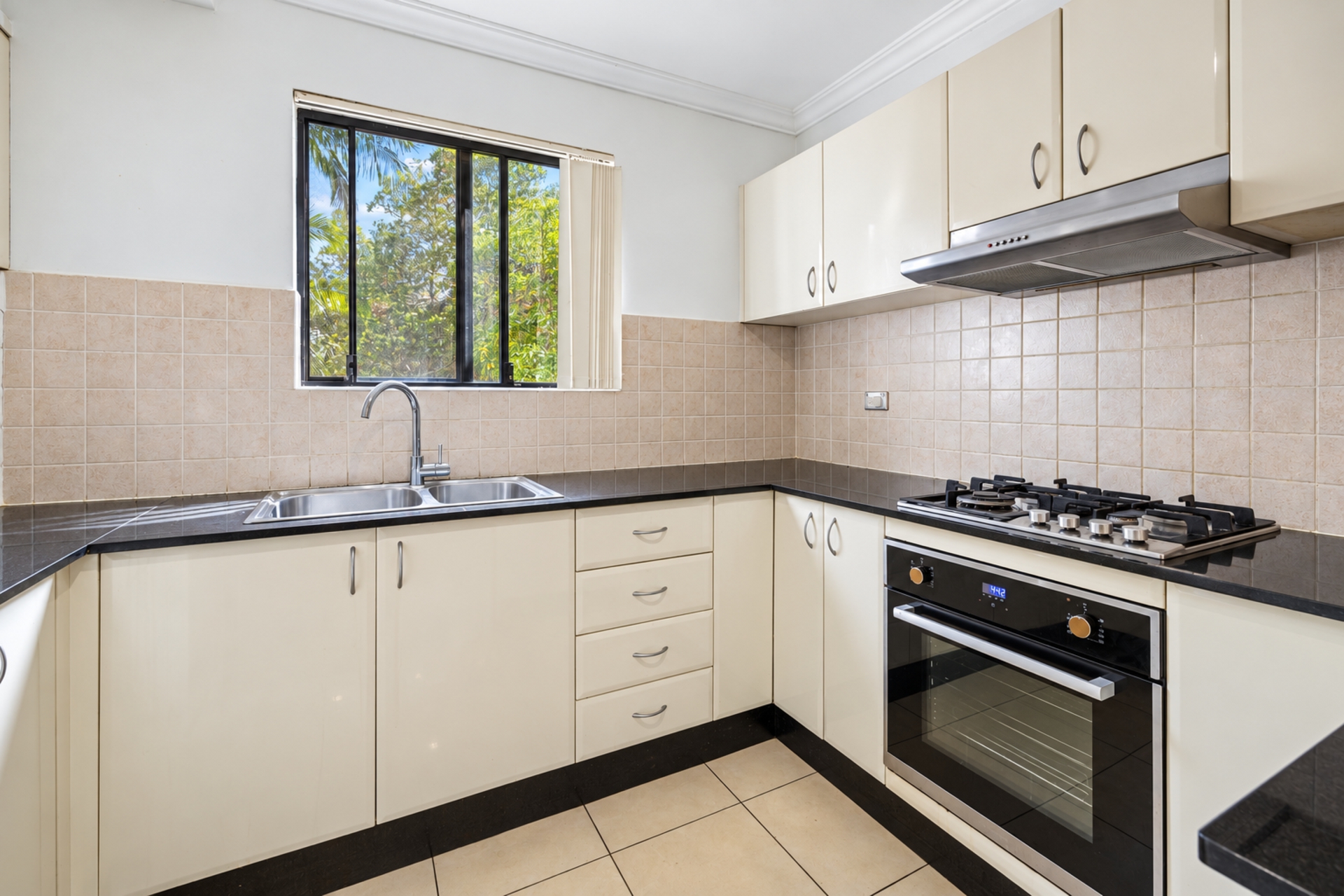 18/38 Meredith Street — photo 12 of 13
