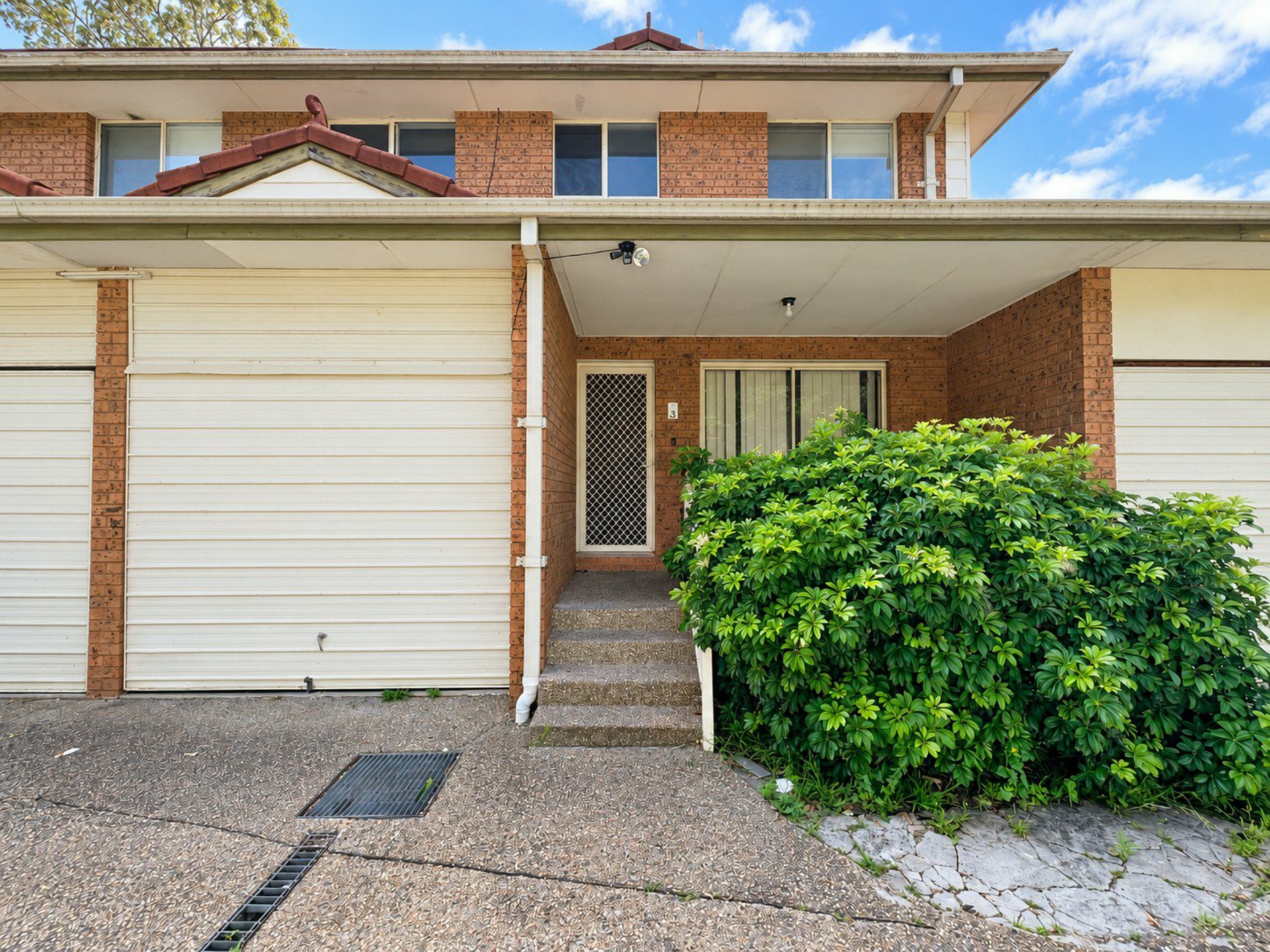 3/35 Prairie Vale Road — photo from LJ Hooker Bankstown