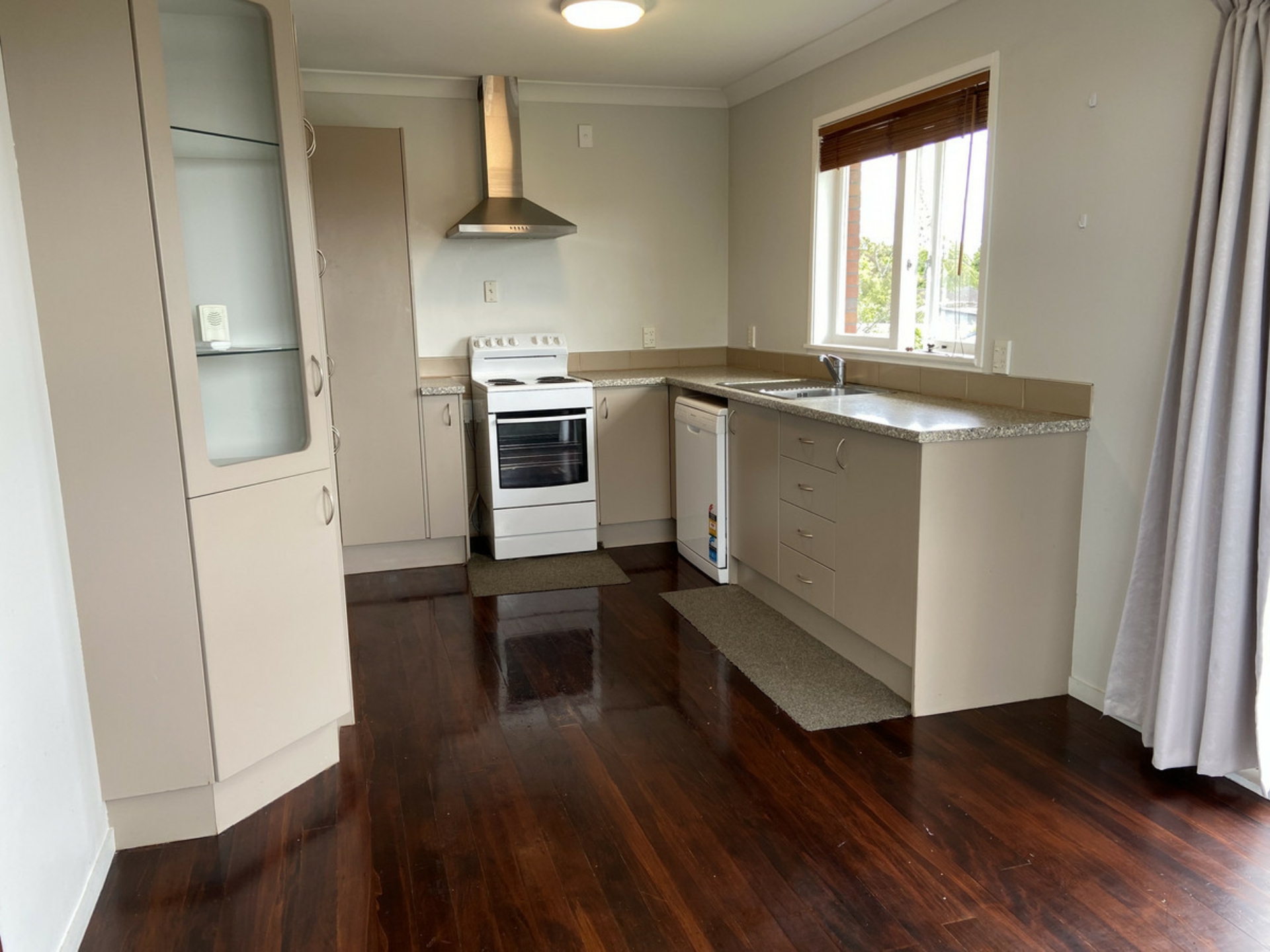 Te Atatu South, 0602