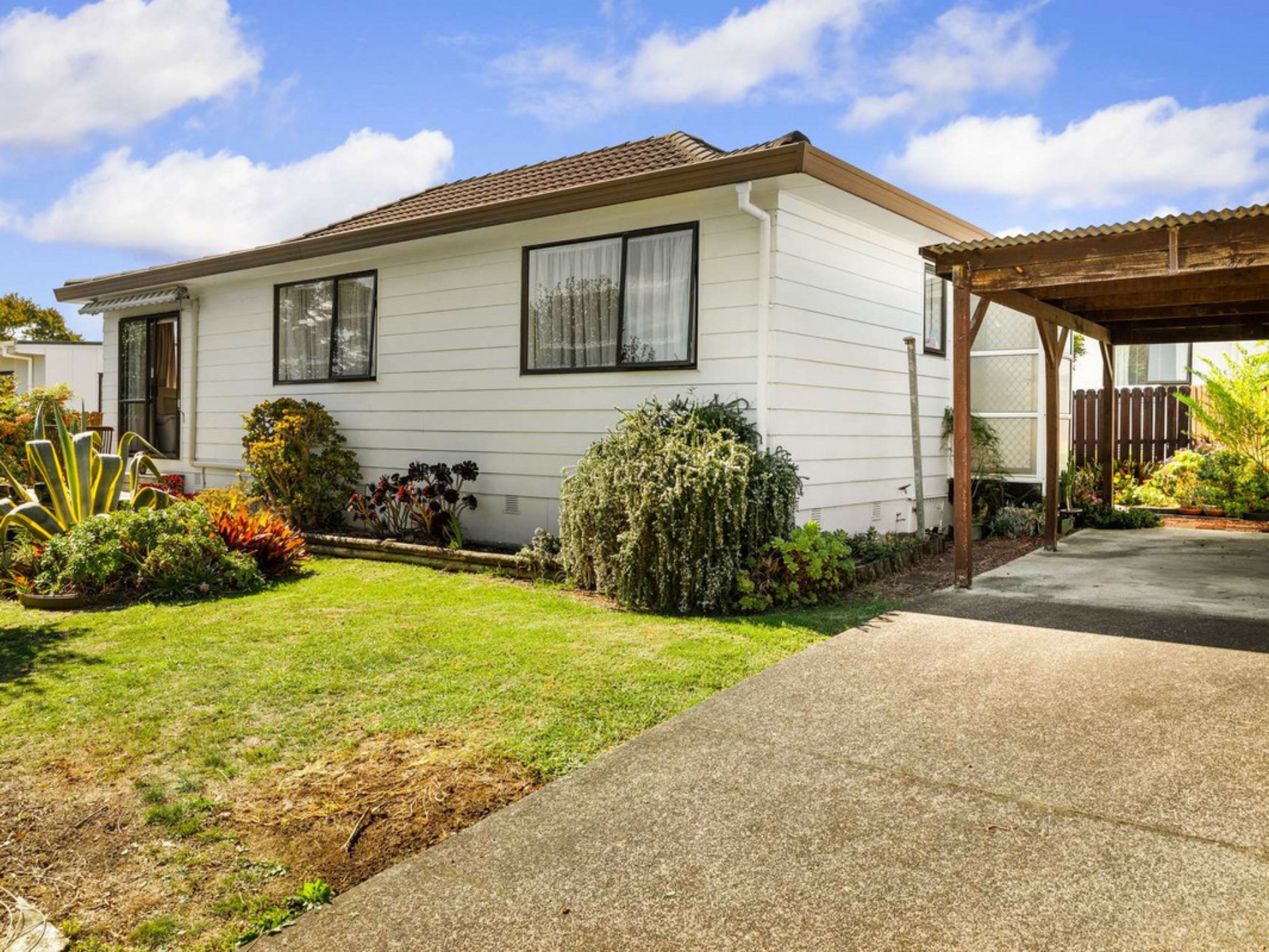 Te Atatu Peninsula, 0610