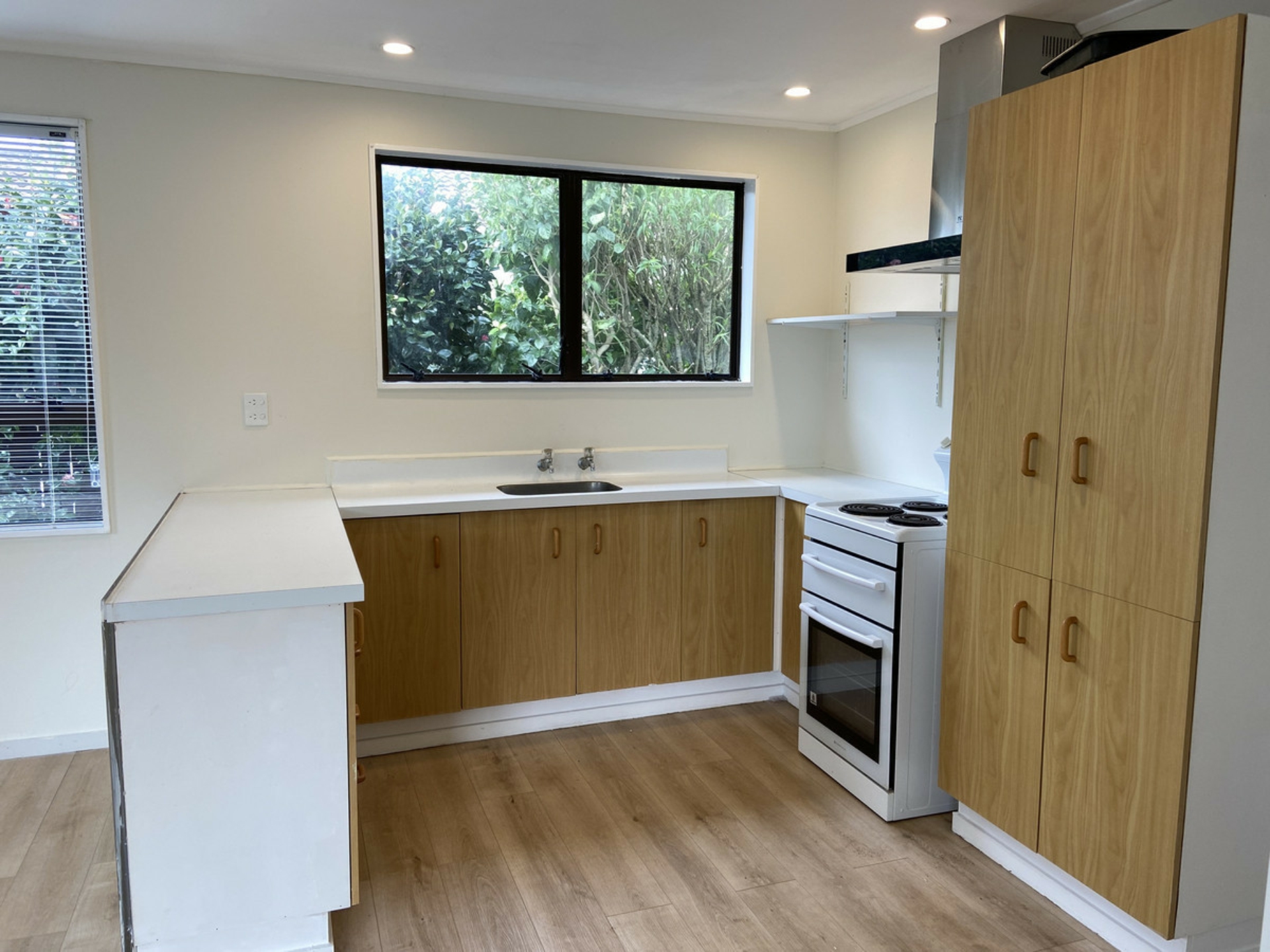 Te Atatu Peninsula, 0610