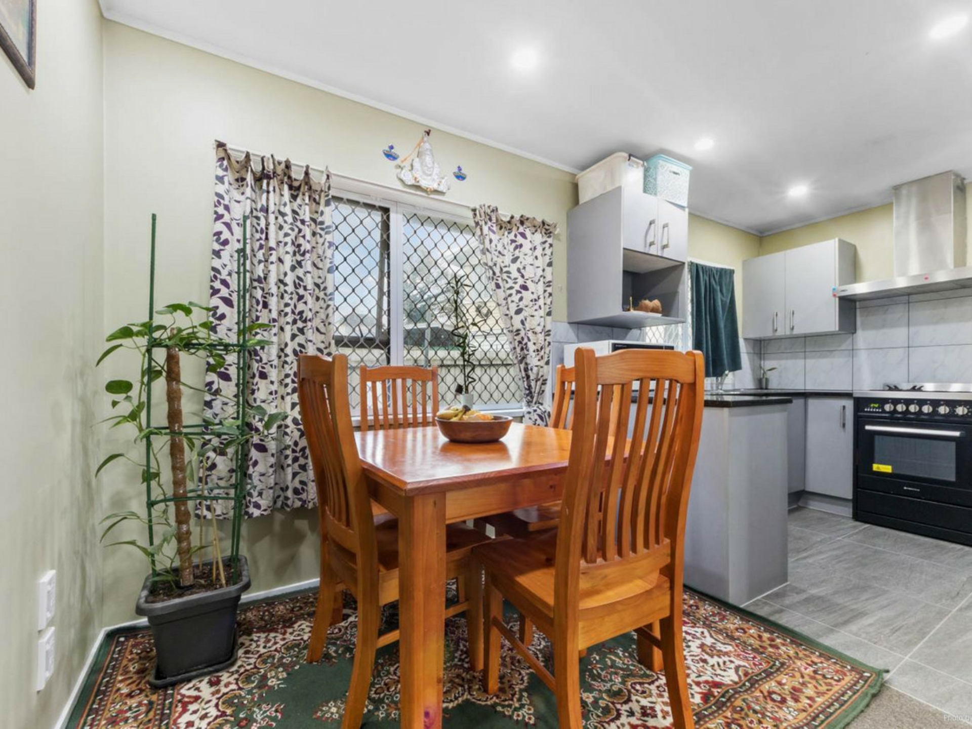 Mount Roskill, 1025