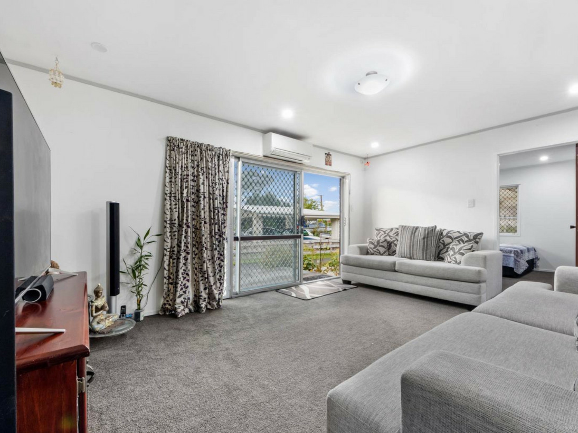 Mount Roskill, 1025