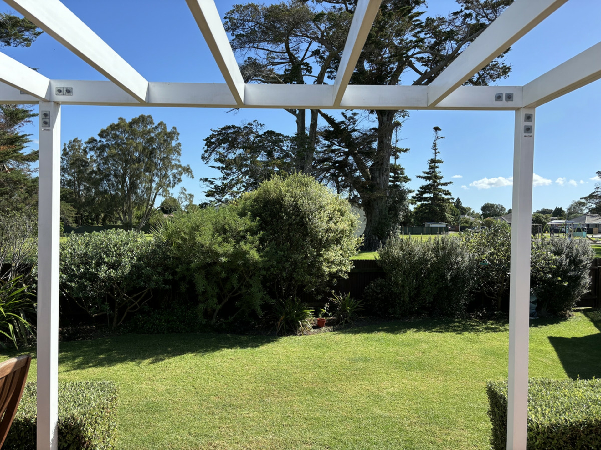 22 Clinton Avenue, TE ATATU PENINSULA