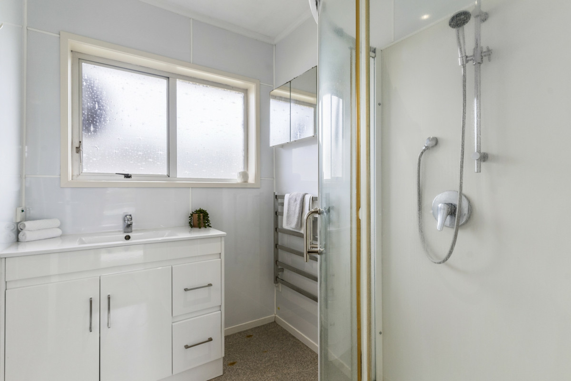 2/19 Middlesex Road, WATERVIEW