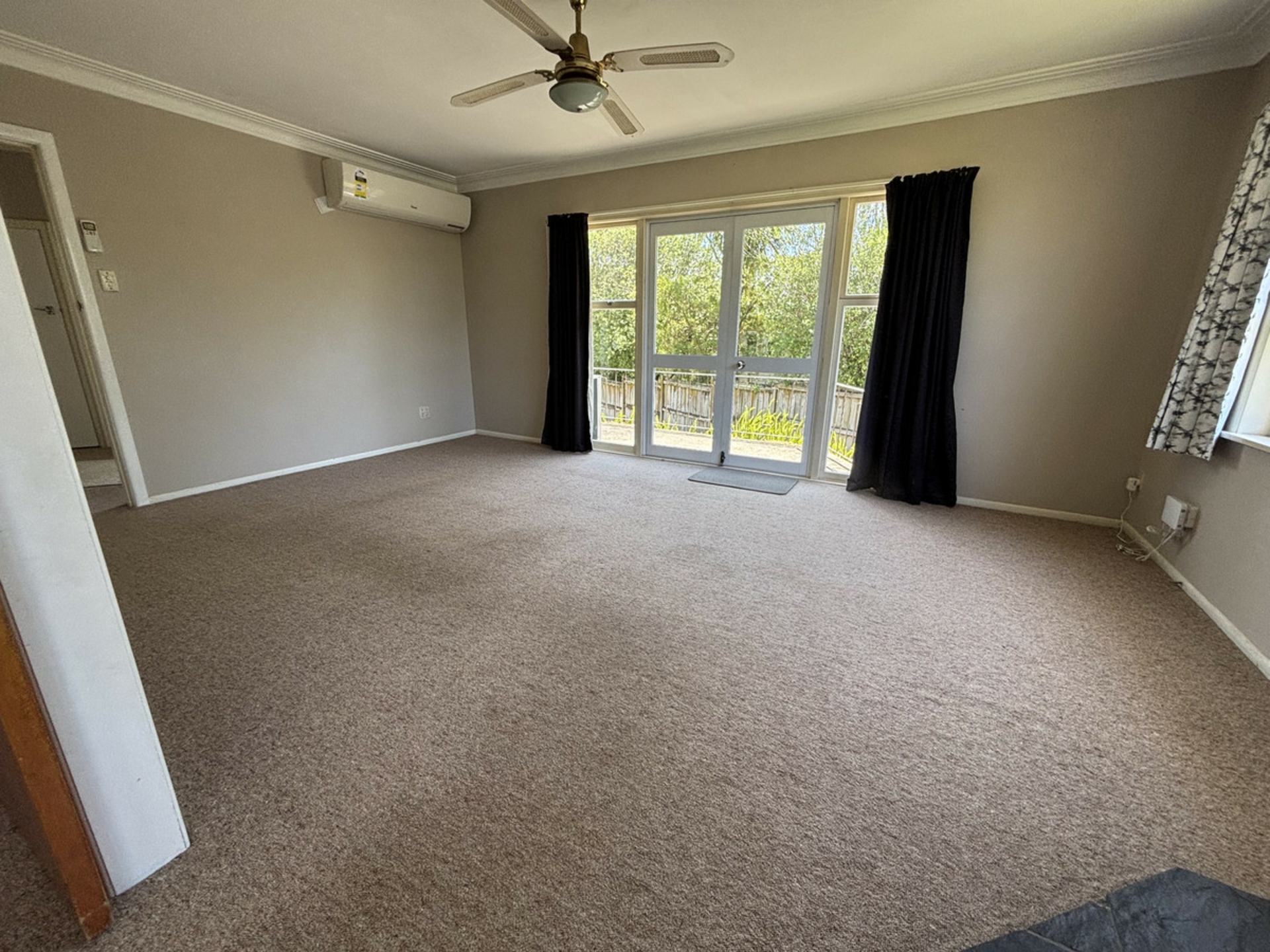 40 Kingdale Road, HENDERSON