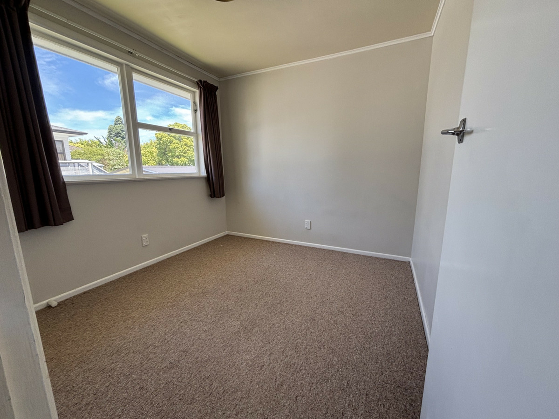 40 Kingdale Road, HENDERSON