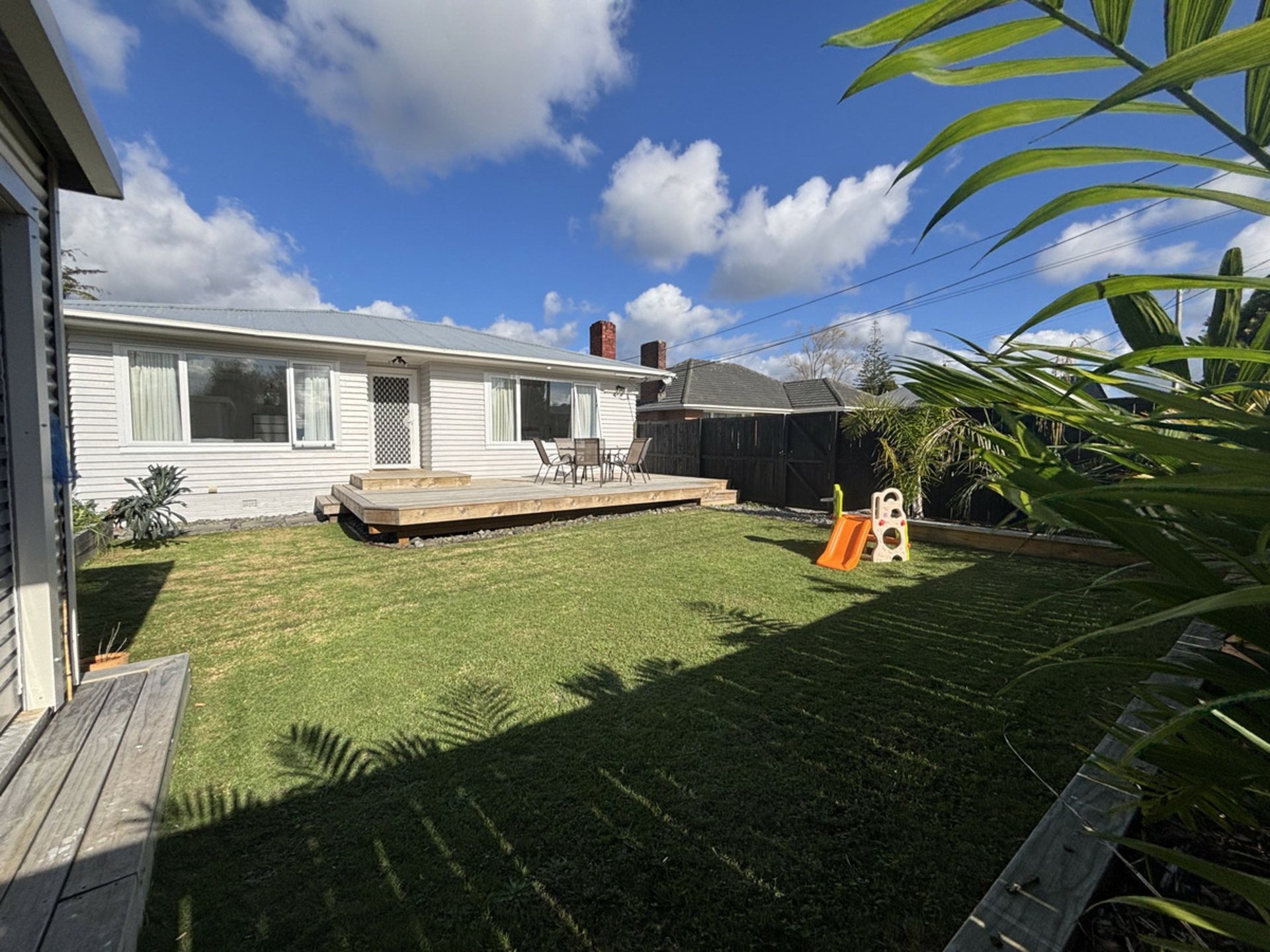 16 Taikata Road, TE ATATU PENINSULA
