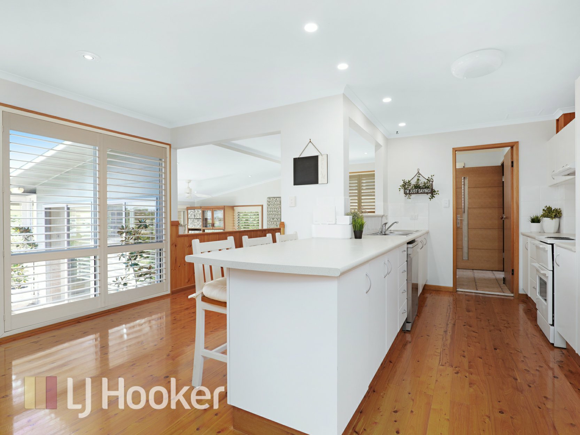 16 Waratah Avenue, SALAMANDER BAY