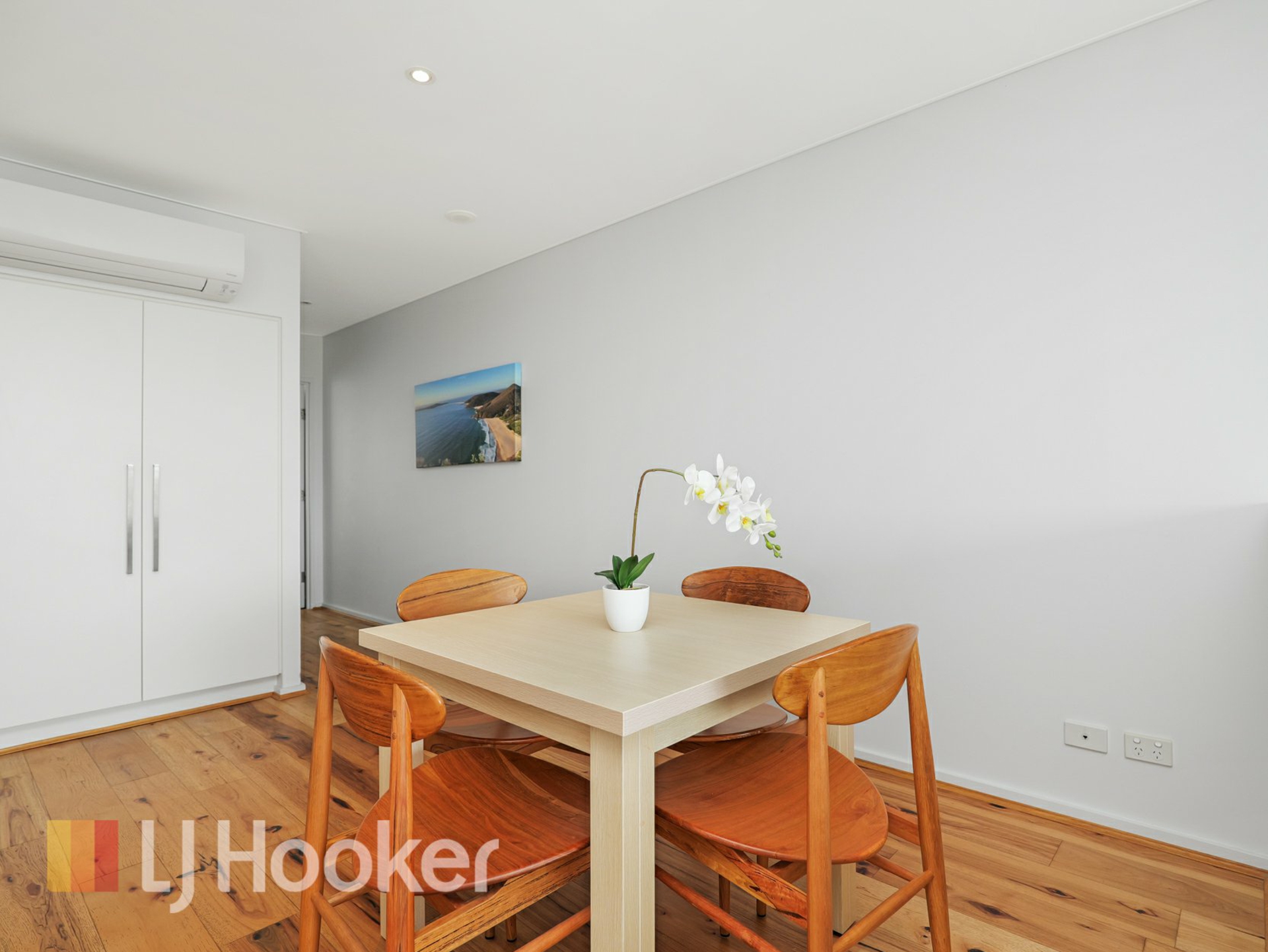 58 (Unit 458)/19 Church Street — photo 8 of 17