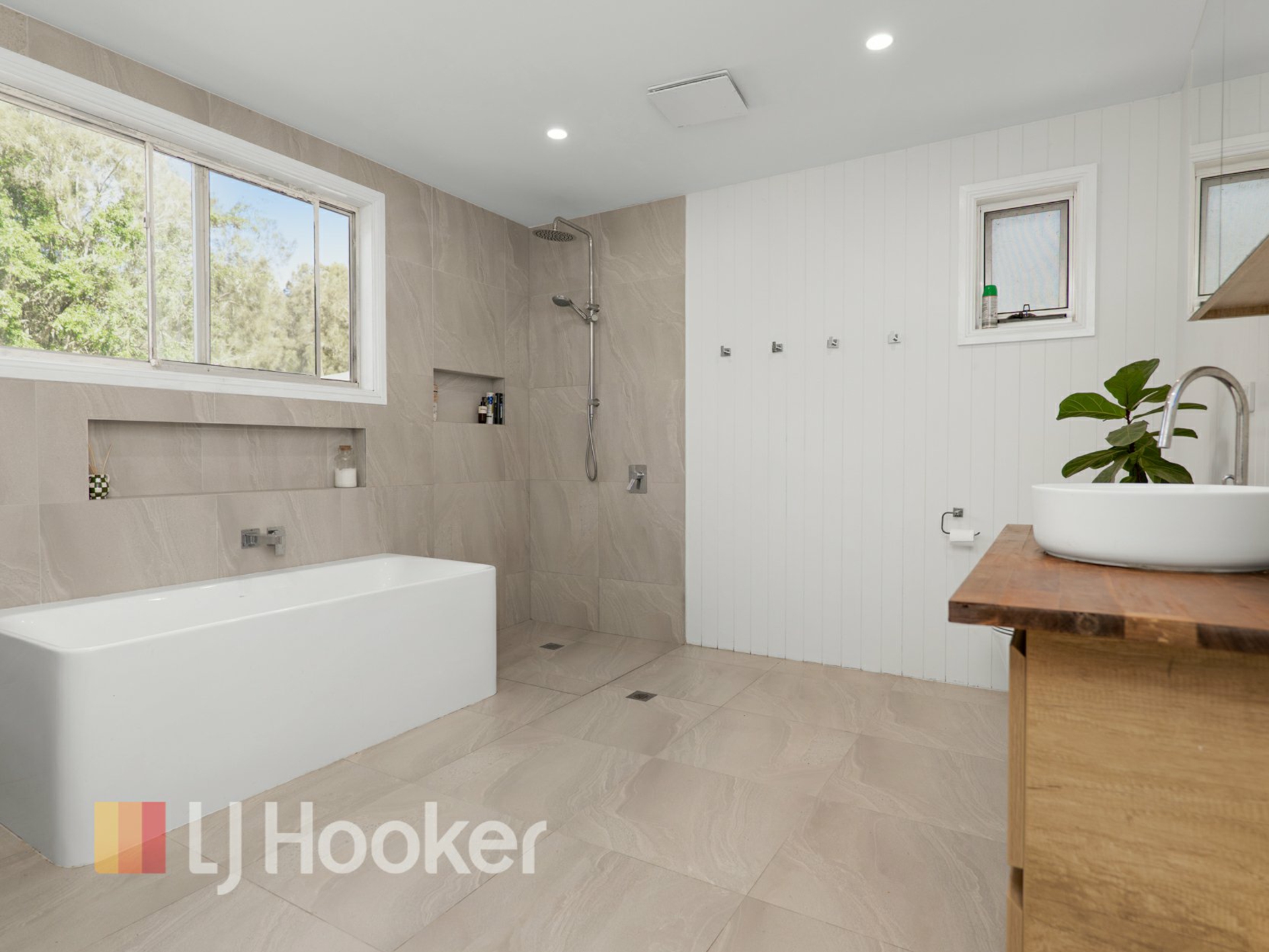 418 Marsh Road, BOBS FARM