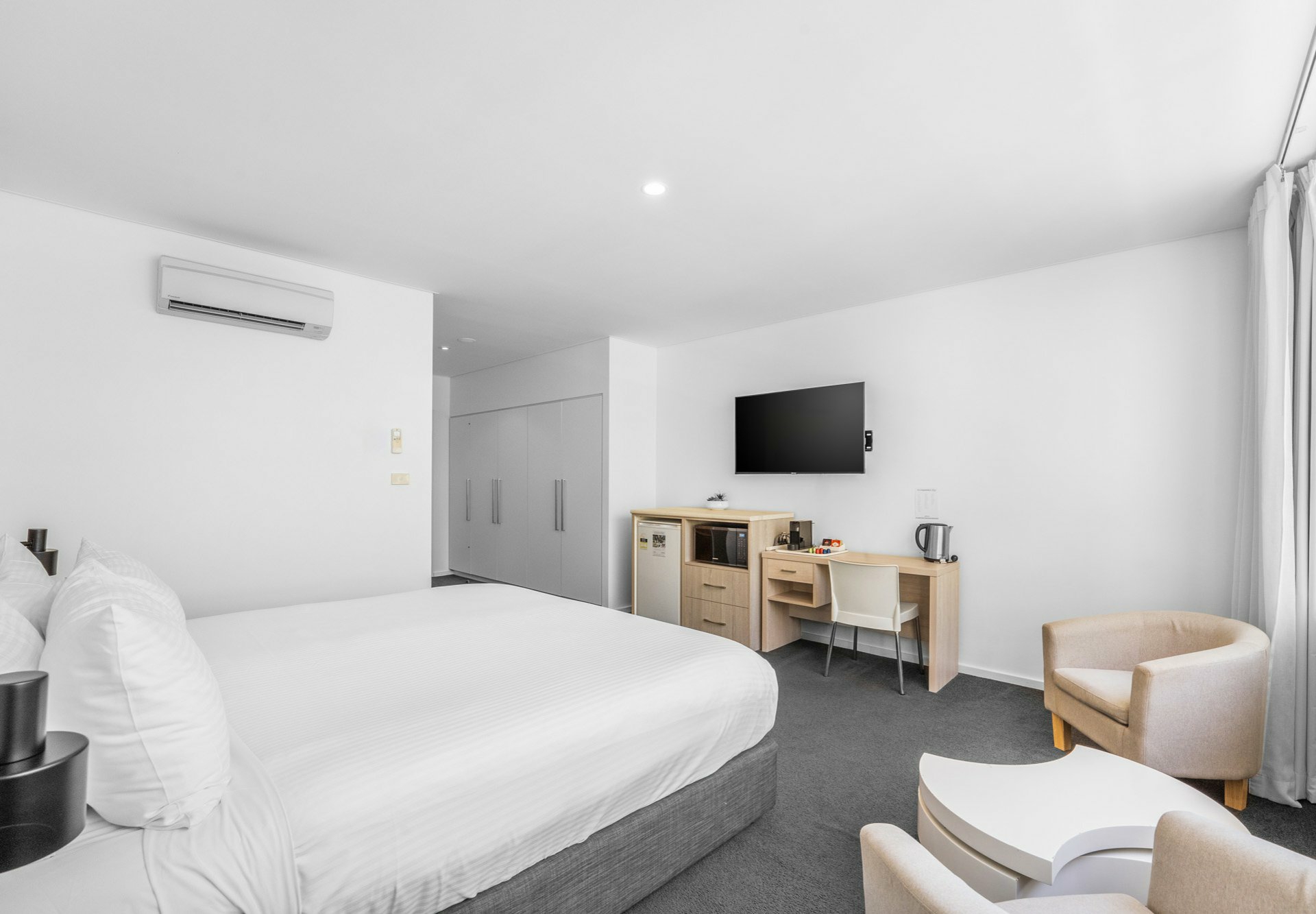 25 (Unit 225)/19 Church Street — photo 4 of 13